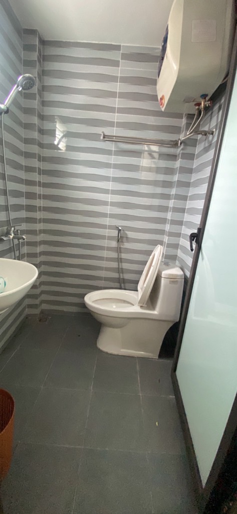 Bán nhà Định Công Hạ - diện tích 24m2 3 tầng - Ô tô tránh - giá 2,15 tỷ