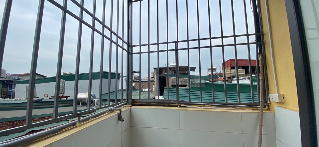 Bán nhà Định Công Hạ - diện tích 24m2 3 tầng - Ô tô tránh - giá 2,15 tỷ