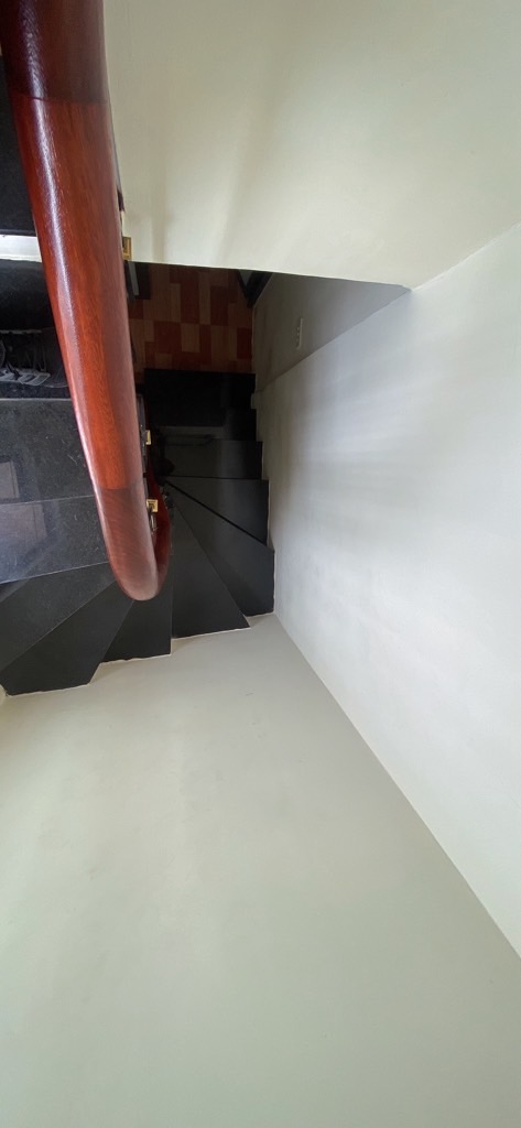 Bán nhà Định Công Hạ - diện tích 24m2 3 tầng - Ô tô tránh - giá 2,15 tỷ