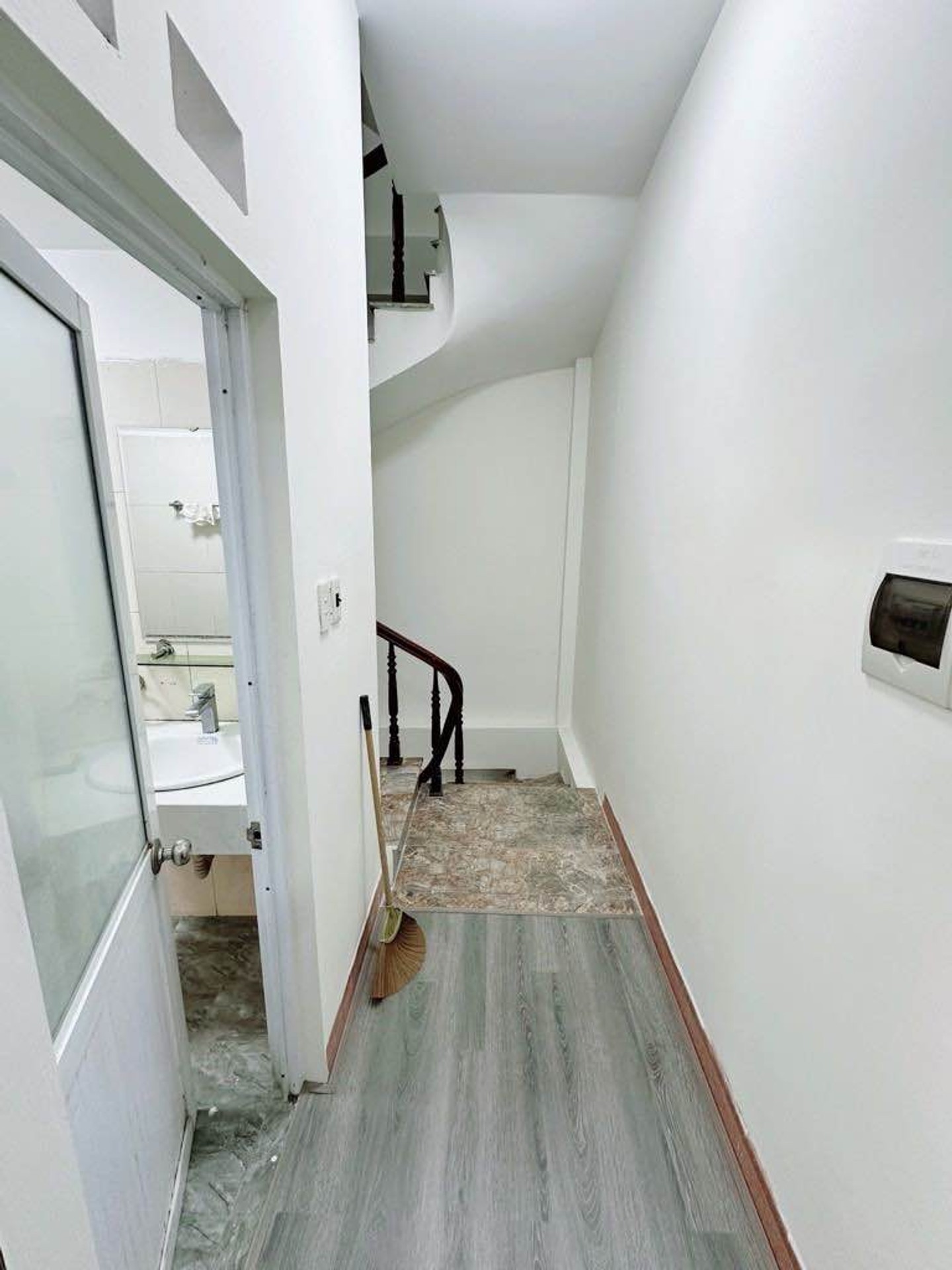 Bán nhà Nguyễn Khoái - diện tích 32m2 5 tầng - Cực phẩm phân lô - giá 6,95 tỷ