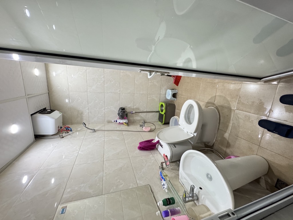 Bán nhà Nguyễn Chính - diện tích 40m2 2 tầng - ô tô đỗ cửa - giá 2,5 tỷ
