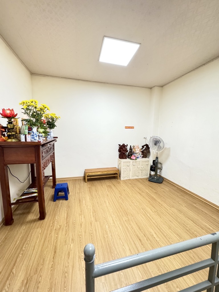 Bán nhà Nguyễn Chính - diện tích 40m2 2 tầng - ô tô đỗ cửa - giá 2,5 tỷ