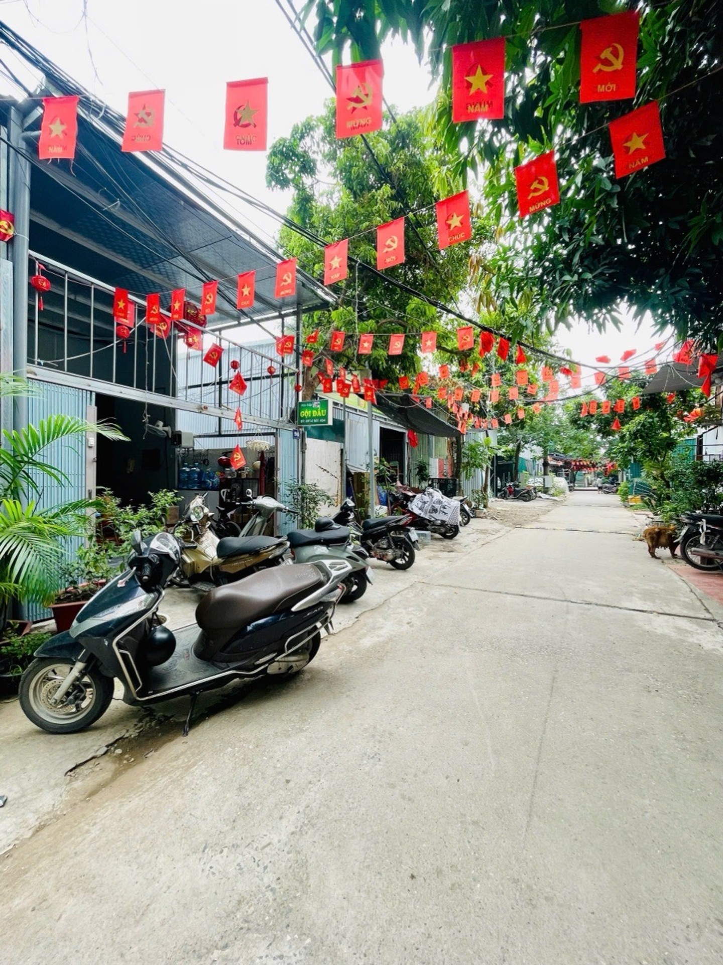 Bán nhà Định Công Thượng - diện tích 96m2 1.5 tầng - Ô TÔ ĐỖ CỬA - giá 3,8 tỷ