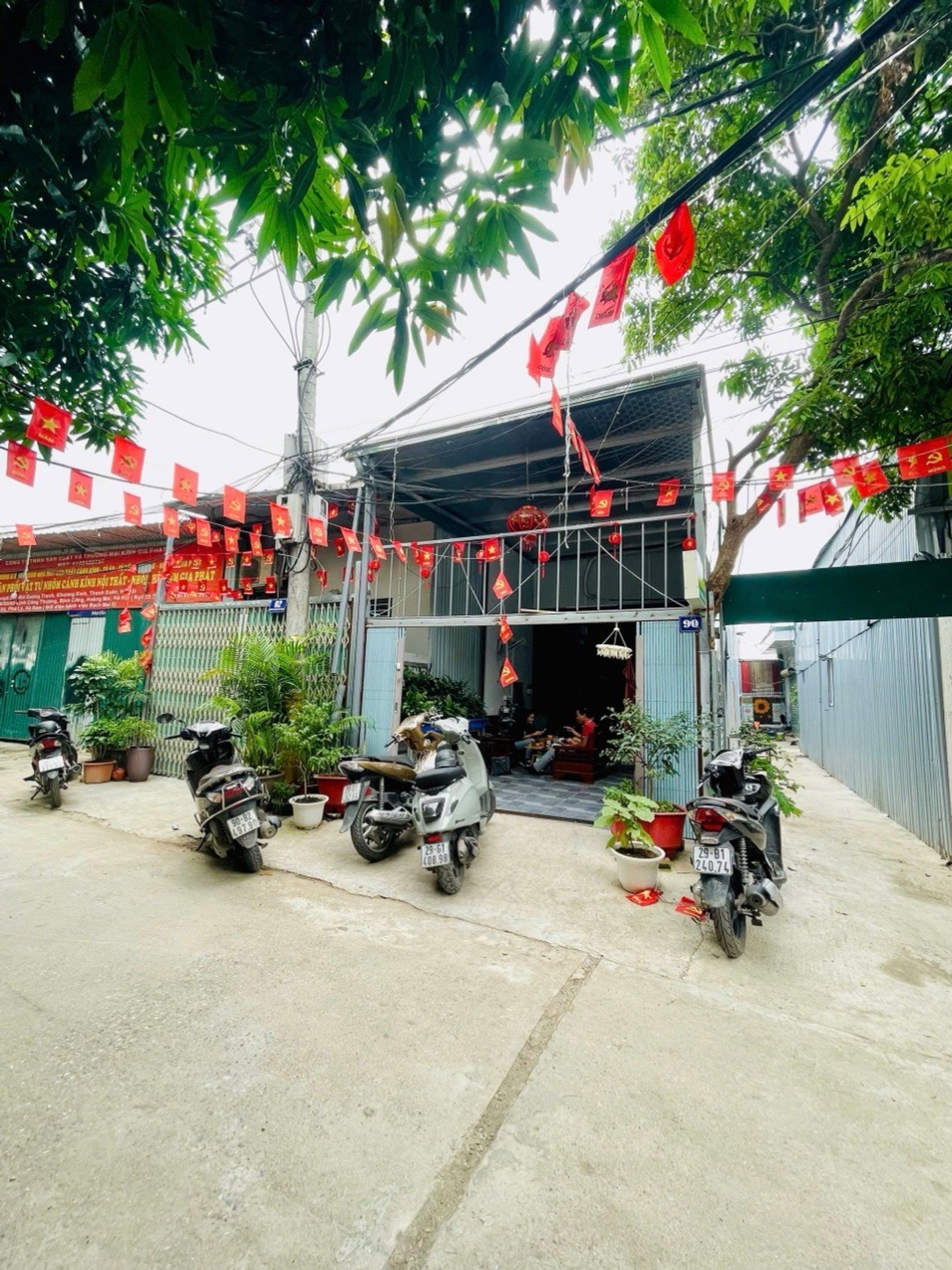 Bán nhà Định Công Thượng - diện tích 96m2 1.5 tầng - Ô TÔ ĐỖ CỬA - giá 3,8 tỷ