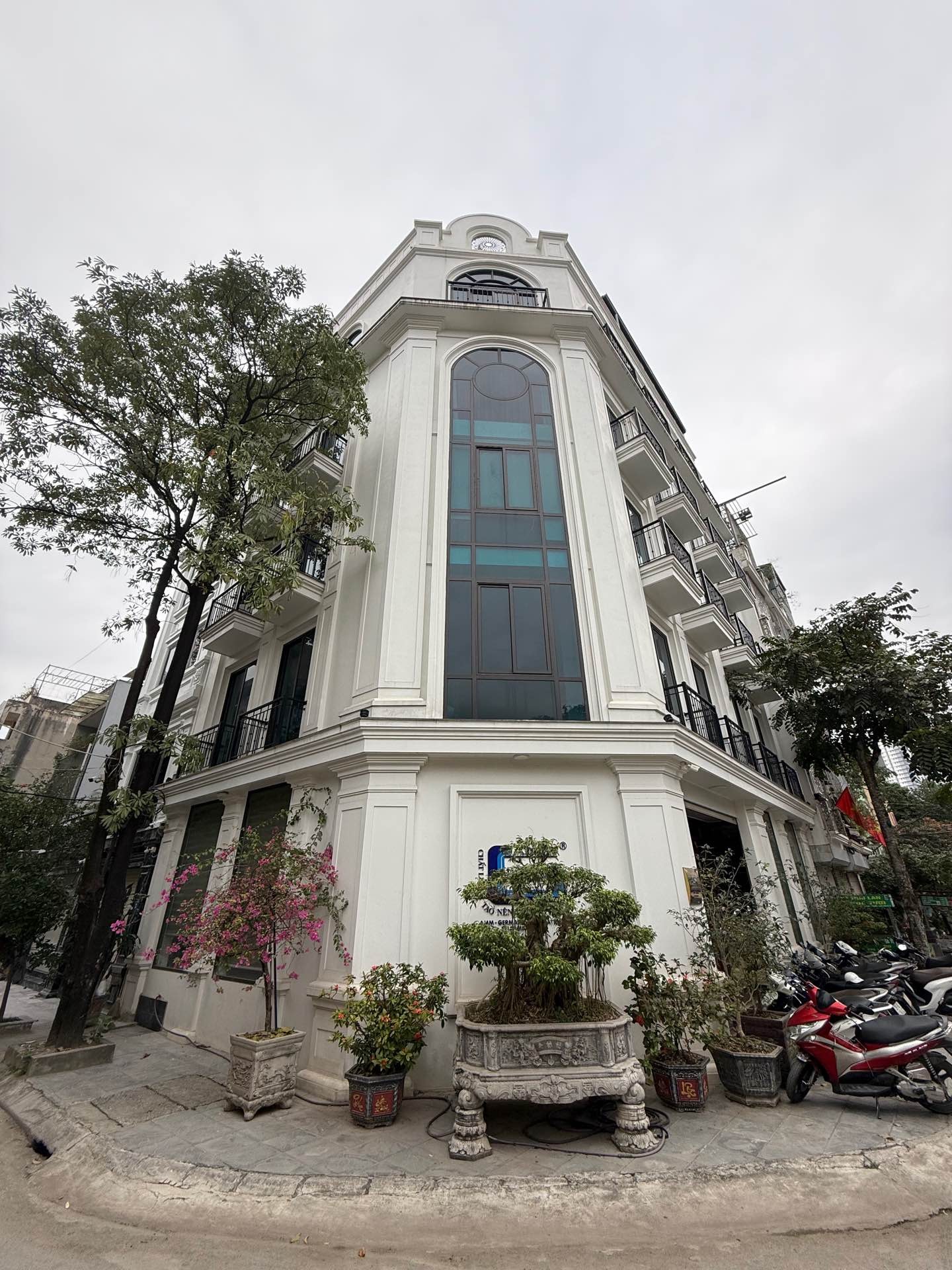 Bán nhà Khu Giãn Dân Khuyến Lương - diện tích 140m2 7 tầng - Lô góc 2 mặt thoáng - giá 46 tỷ