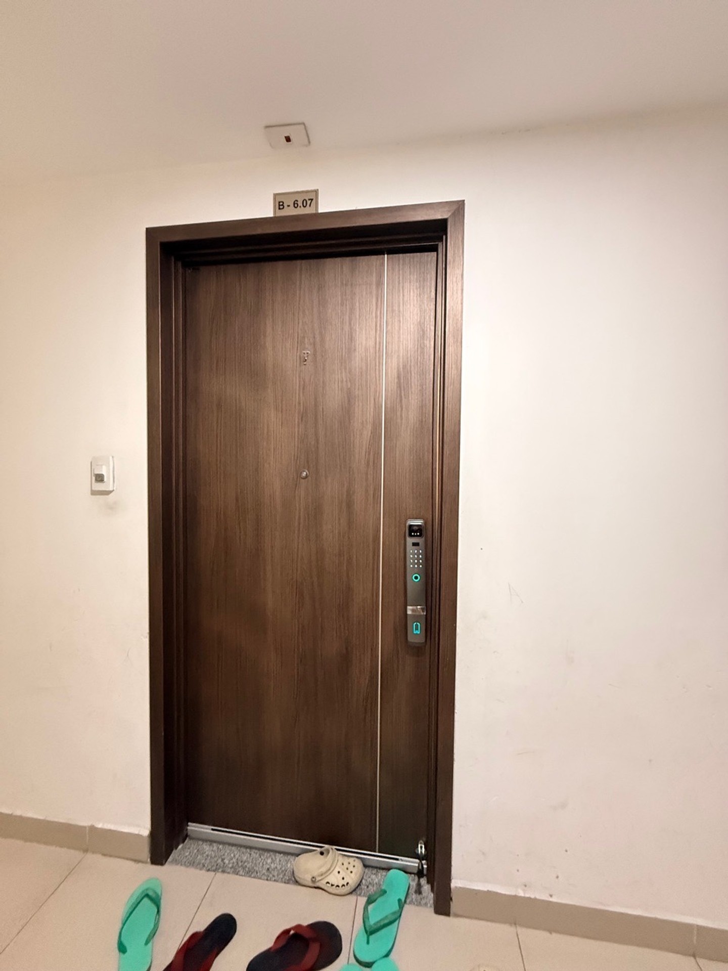 Bán nhà Ngọc Hồi - diện tích 75m2 1 tầng - Căn hộ tầng trung thoáng mát - giá 4,75 tỷ