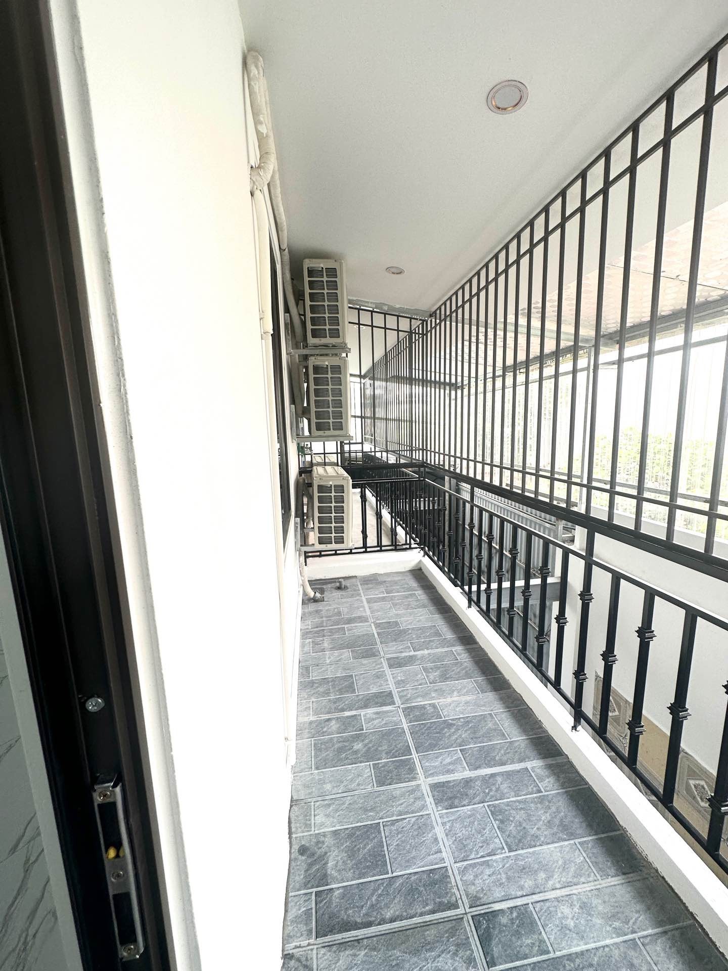 Bán nhà Vĩnh Hưng - diện tích 36m2 2 tầng - ô tô tránh - giá 2,8 tỷ
