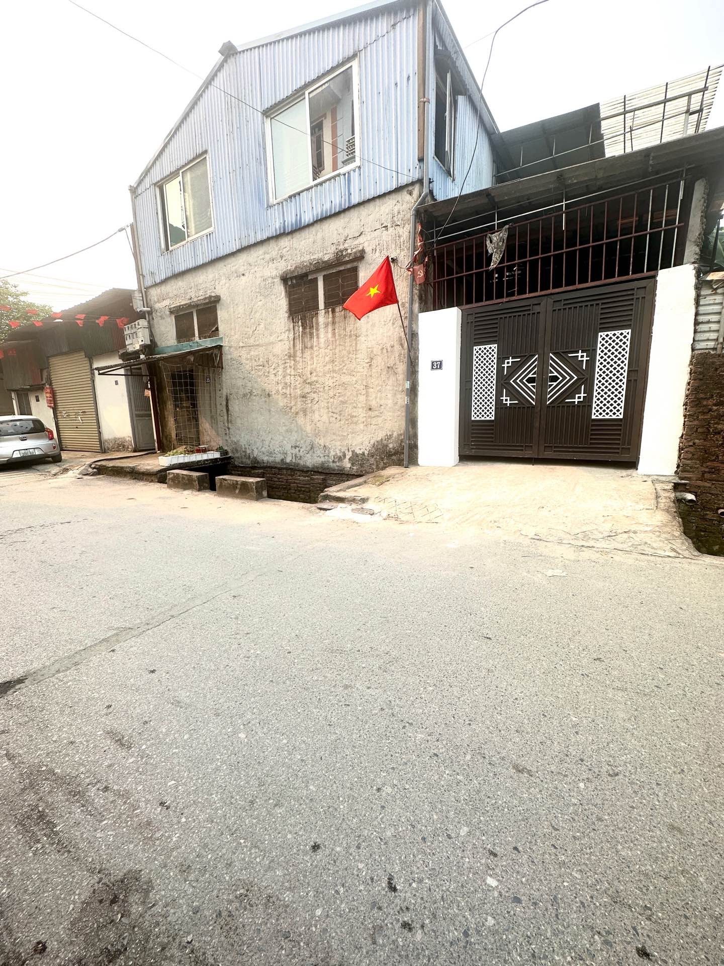 Bán nhà Vĩnh Hưng - diện tích 36m2 2 tầng - ô tô tránh - giá 2,8 tỷ