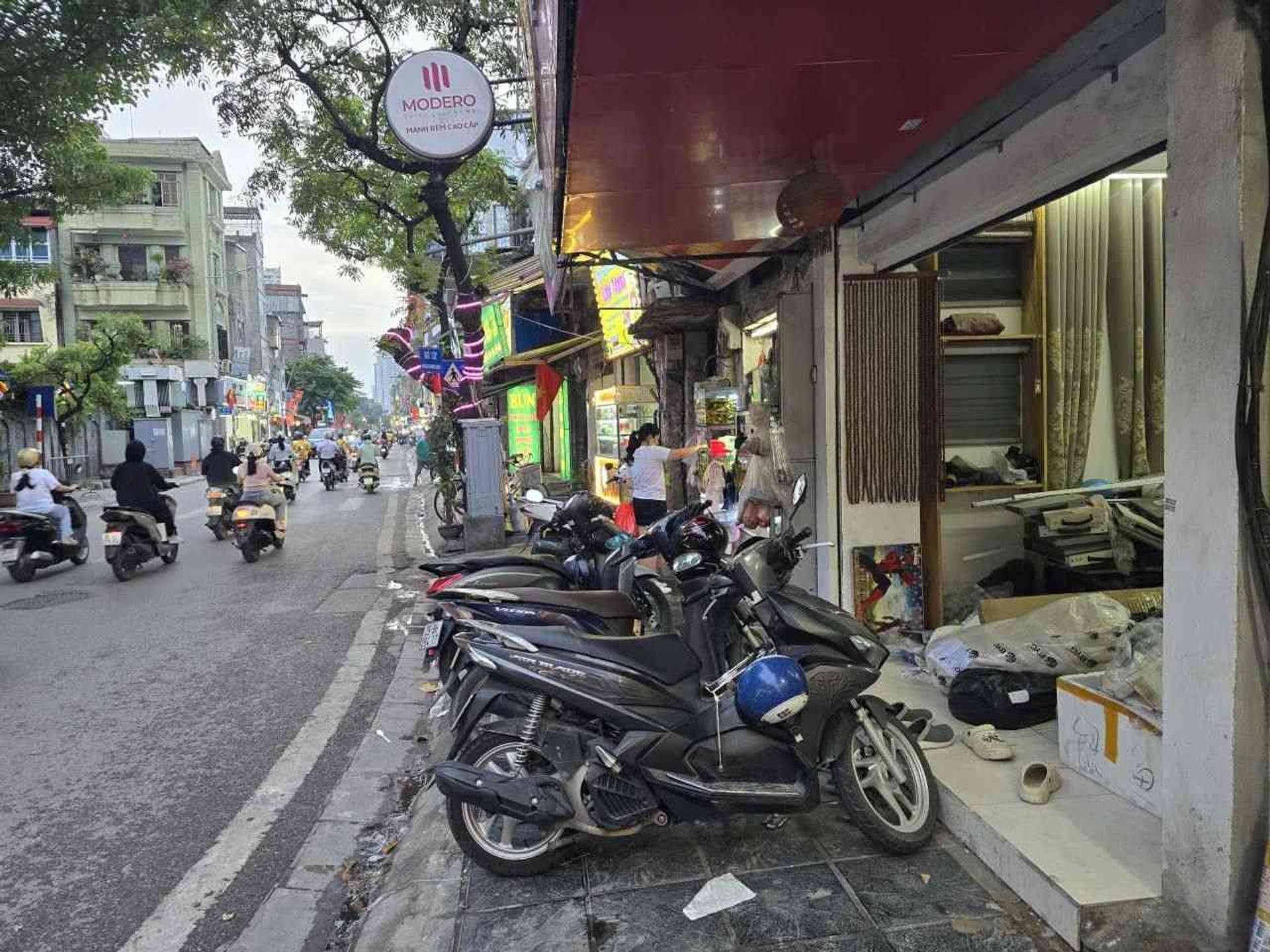 Bán nhà Trương Định - diện tích 146m2 2 tầng - Mặt phố kinh doanh sầm uất - giá 75 tỷ