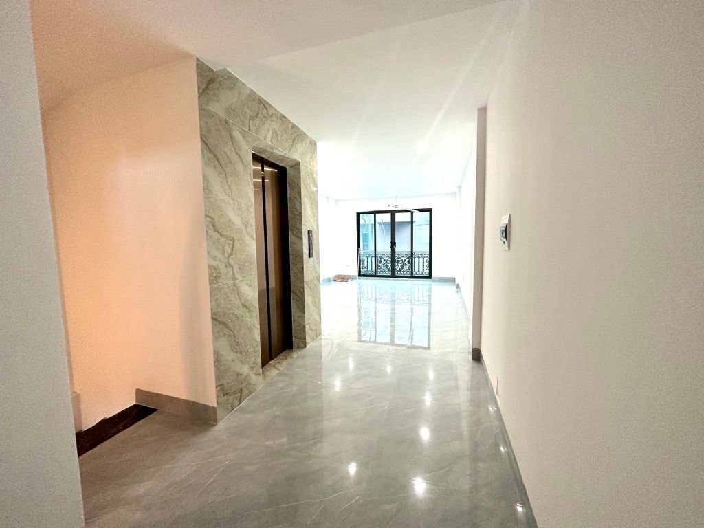 Bán nhà Nguyễn Hy Quang - diện tích 38m2 6 tầng - Mặt phố VIP - giá 31,5 tỷ