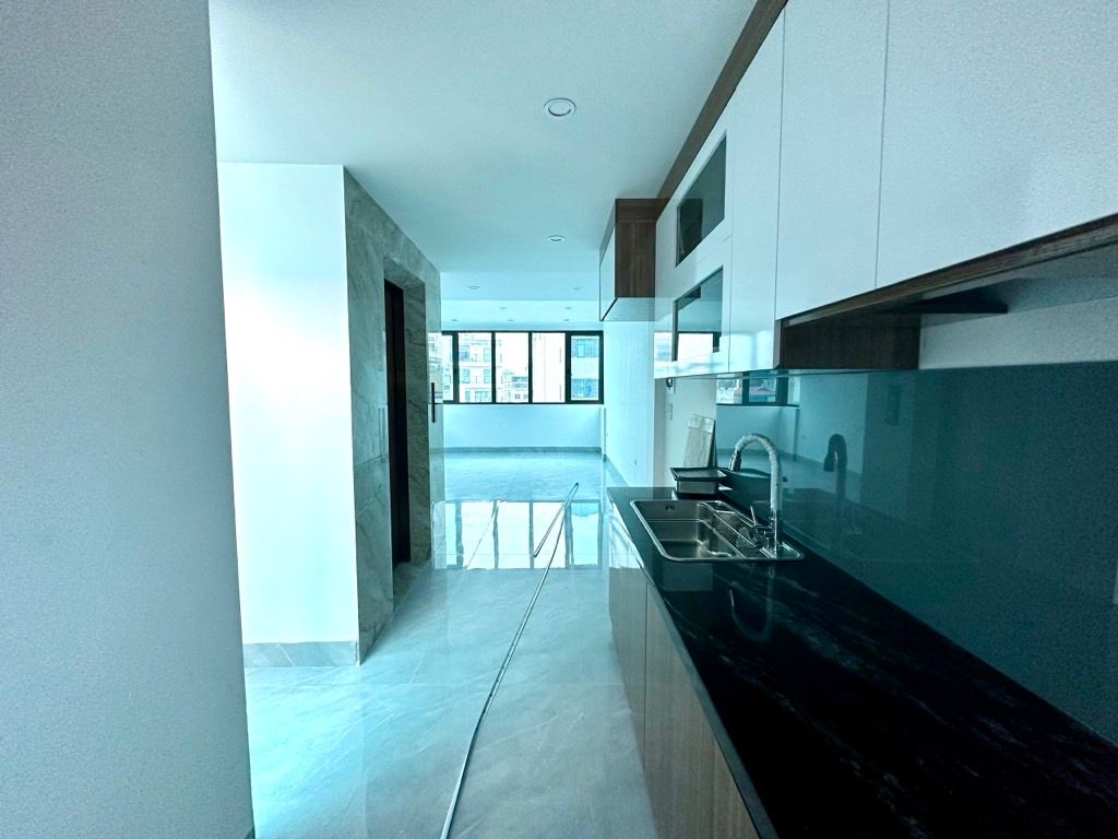 Bán nhà Nguyễn Hy Quang - diện tích 38m2 6 tầng - Mặt phố VIP - giá 31,5 tỷ