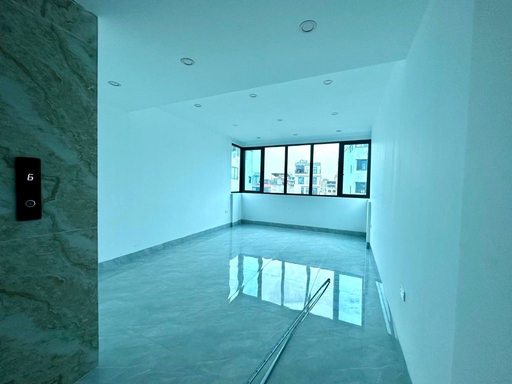 Bán nhà Nguyễn Hy Quang - diện tích 38m2 6 tầng - Mặt phố VIP - giá 31,5 tỷ