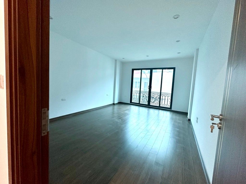 Bán nhà Nguyễn Hy Quang - diện tích 38m2 6 tầng - Mặt phố VIP - giá 31,5 tỷ