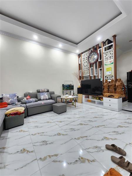 Bán nhà Hoàng Mai - diện tích 44m2 5 tầng - Ô tô nhỏ lùi trước nhà - giá 7,85 tỷ