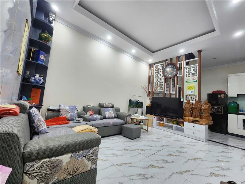 Bán nhà Hoàng Mai - diện tích 44m2 5 tầng - Ô tô nhỏ lùi trước nhà - giá 7,85 tỷ