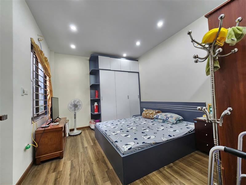 Bán nhà Hoàng Mai - diện tích 44m2 5 tầng - Ô tô nhỏ lùi trước nhà - giá 7,85 tỷ