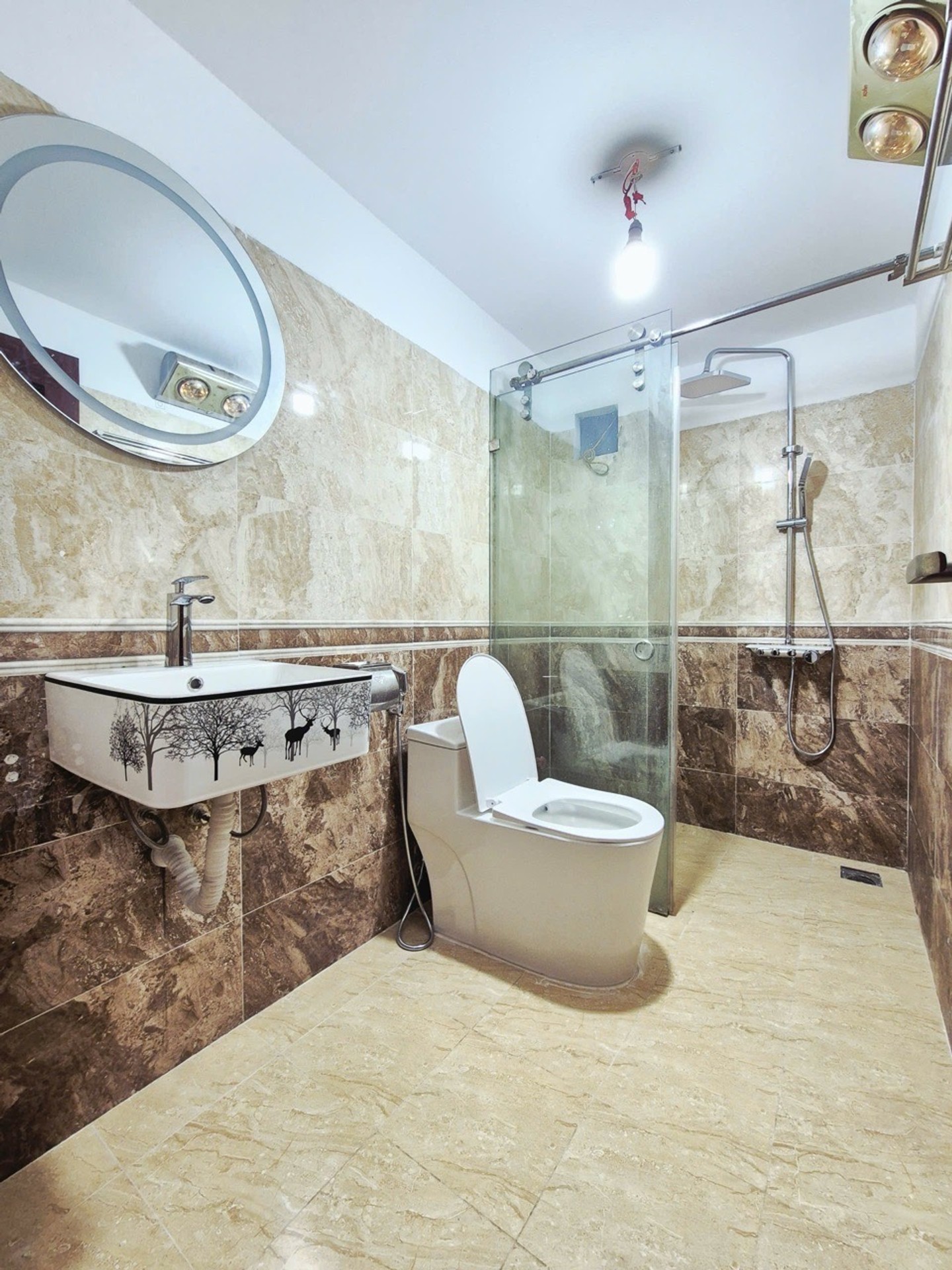 Bán nhà Tựu Liệt - diện tích 52m2 5 tầng - Ô tô đỗ trong nhà - giá 11,9 tỷ