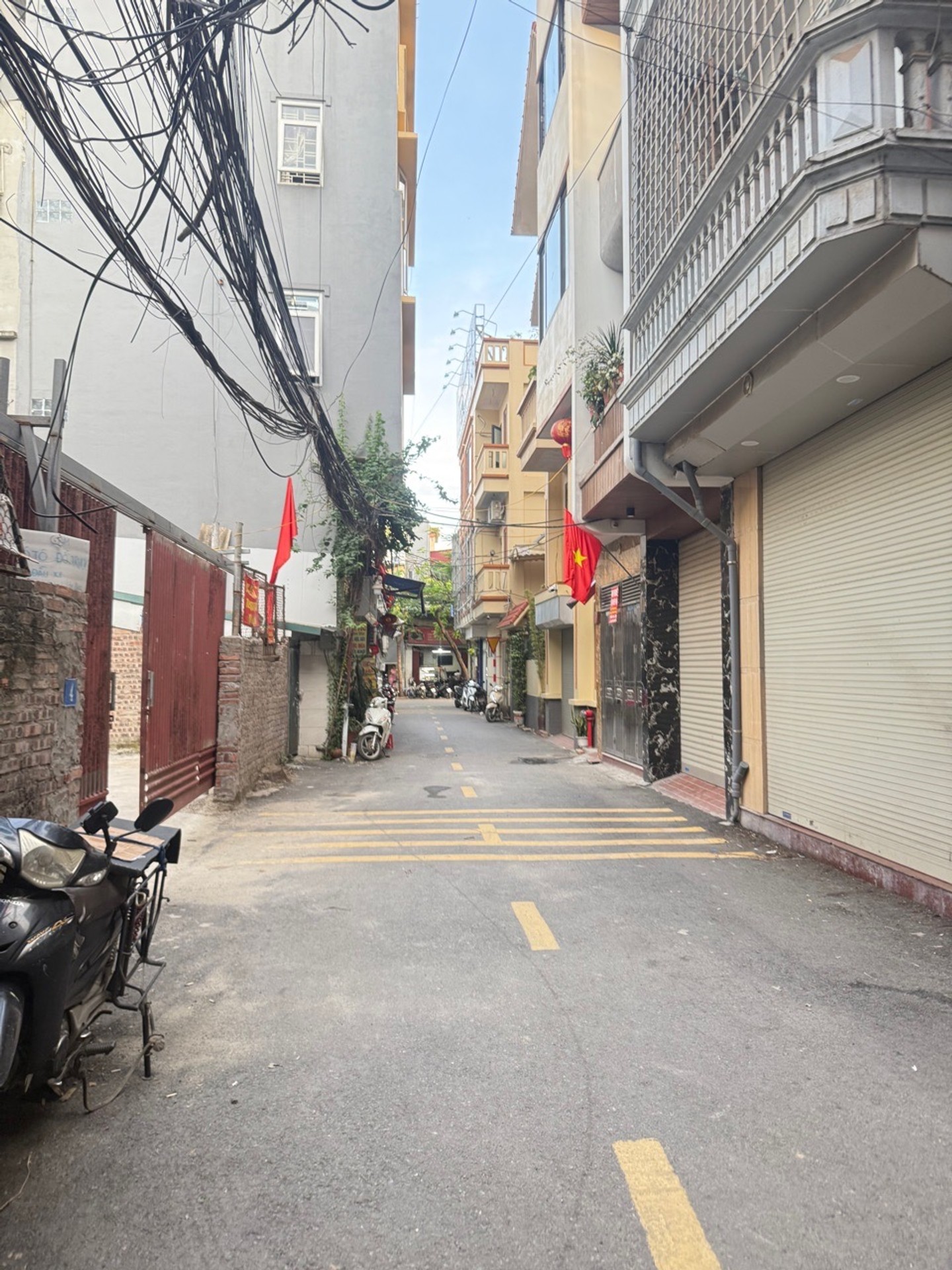 Bán nhà Tựu Liệt - diện tích 52m2 5 tầng - Ô tô đỗ trong nhà - giá 11,9 tỷ