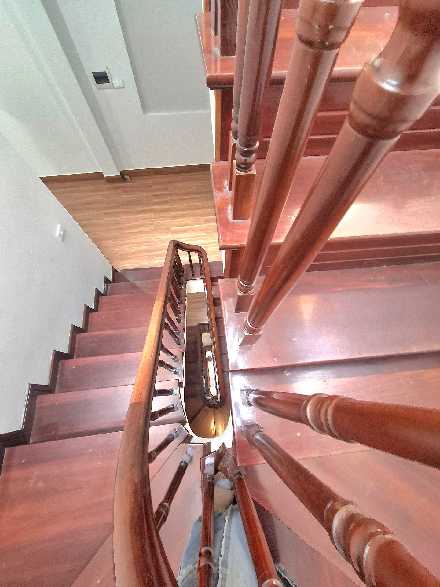 Bán nhà Khuất Duy Tiến - diện tích 58m2 5 tầng - Mặt ngõ ô tô tránh - giá 27 tỷ