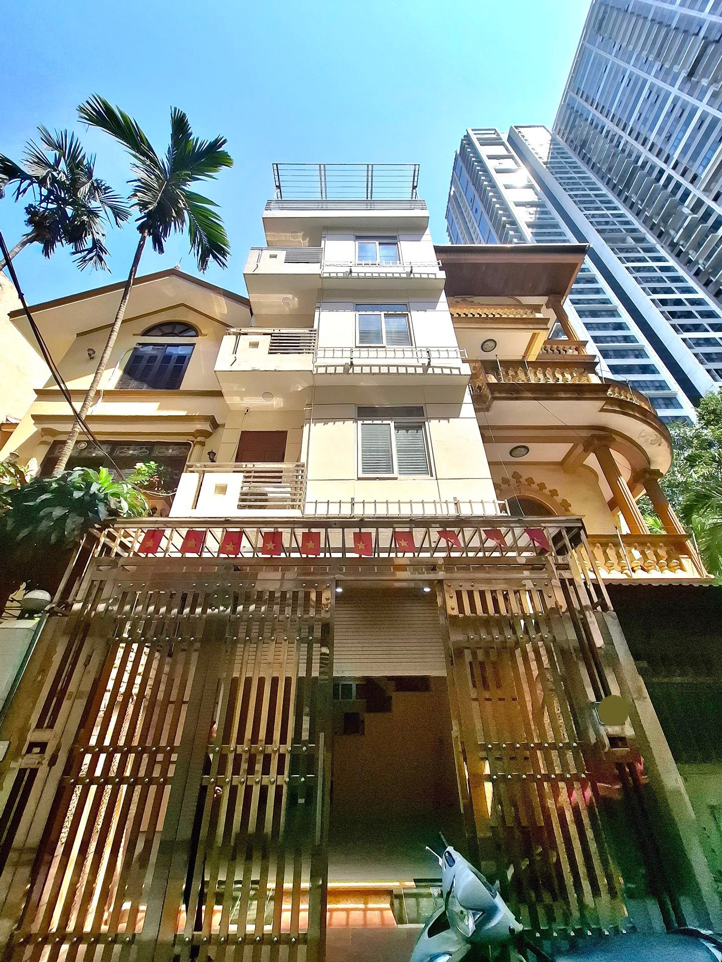 Bán nhà Khuất Duy Tiến - diện tích 58m2 5 tầng - Mặt ngõ ô tô tránh - giá 27 tỷ