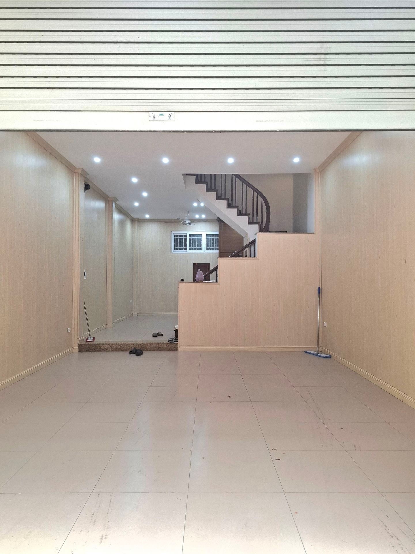 Bán nhà Khuất Duy Tiến - diện tích 58m2 5 tầng - Mặt ngõ ô tô tránh - giá 27 tỷ