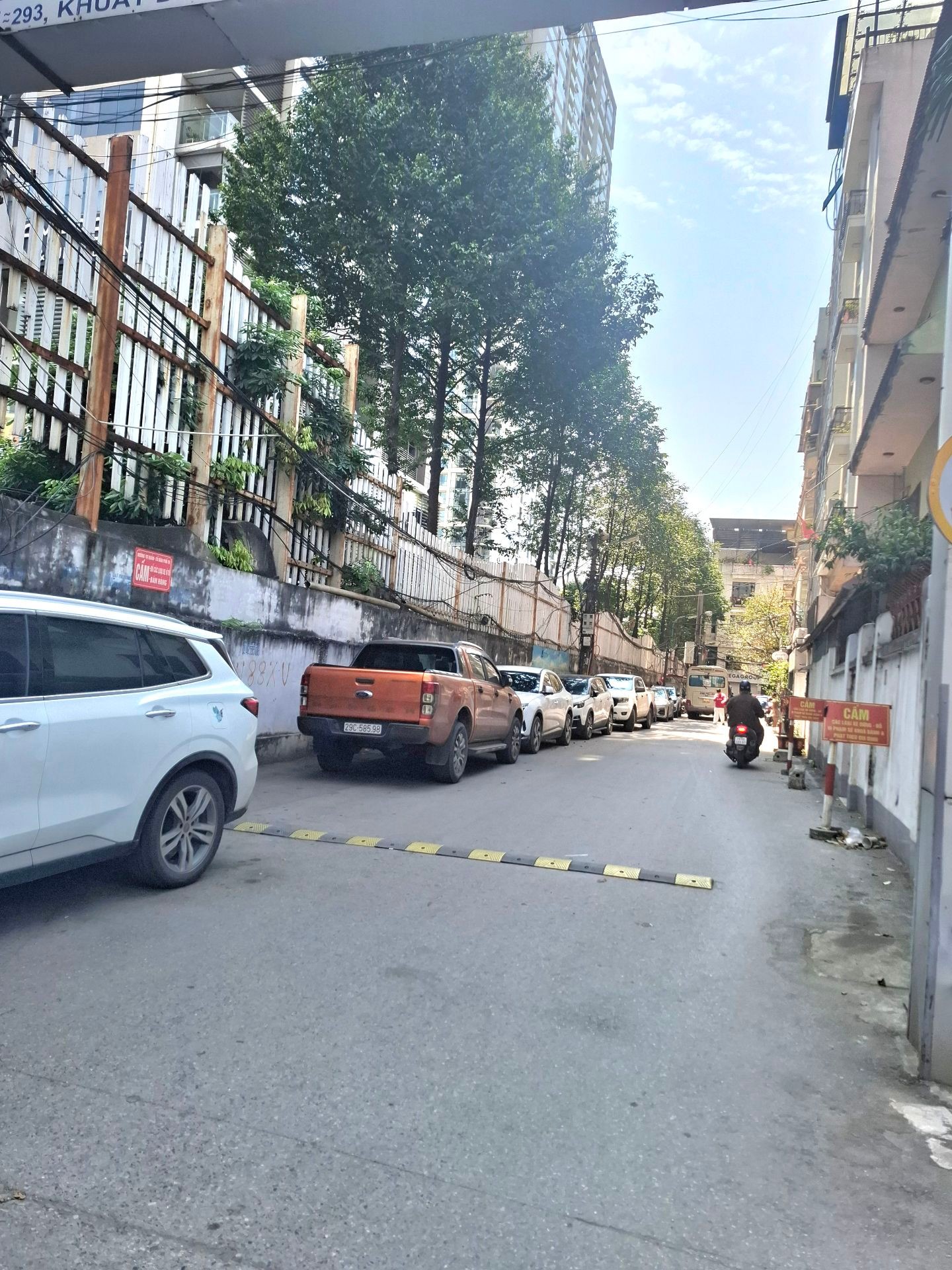 Bán nhà Khuất Duy Tiến - diện tích 58m2 5 tầng - Mặt ngõ ô tô tránh - giá 27 tỷ