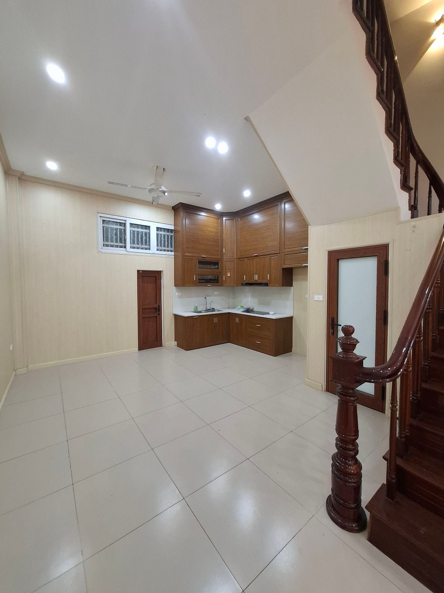 Bán nhà Khuất Duy Tiến - diện tích 58m2 5 tầng - Mặt ngõ ô tô tránh - giá 27 tỷ