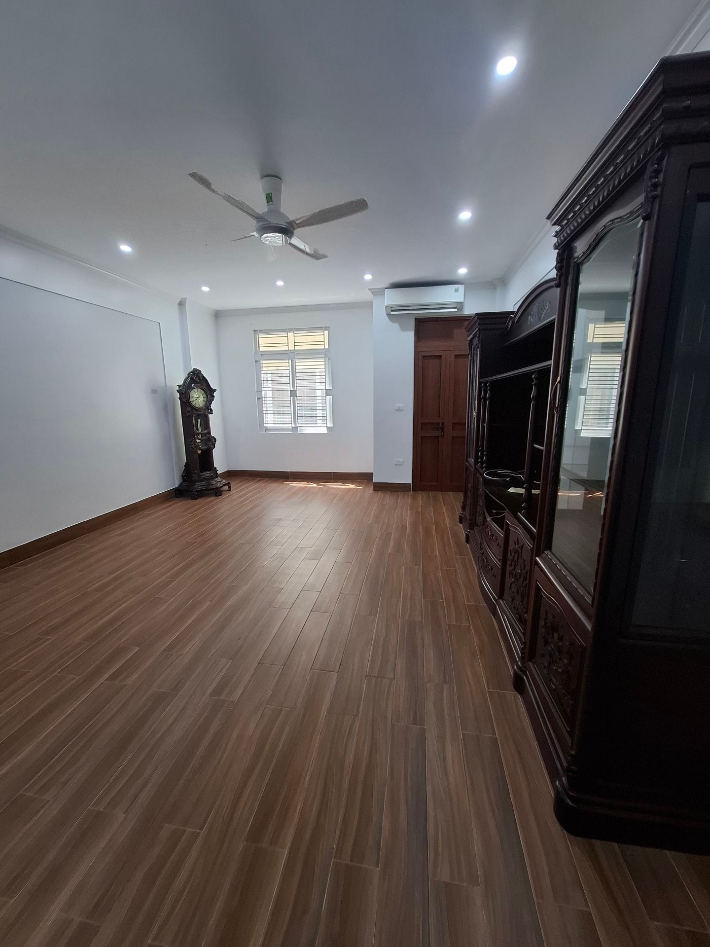 Bán nhà Khuất Duy Tiến - diện tích 58m2 5 tầng - Mặt ngõ ô tô tránh - giá 27 tỷ