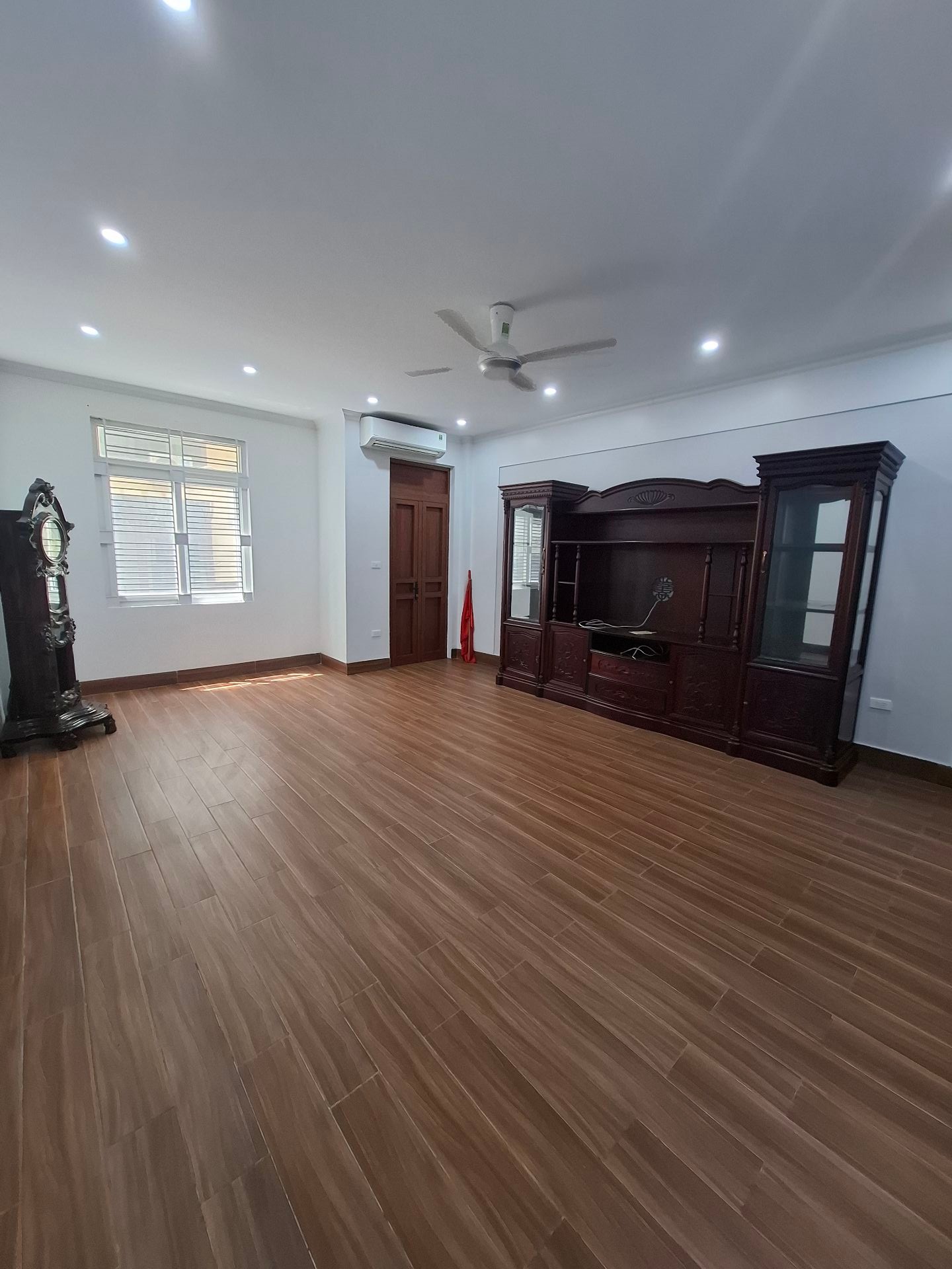 Bán nhà Khuất Duy Tiến - diện tích 58m2 5 tầng - Mặt ngõ ô tô tránh - giá 27 tỷ