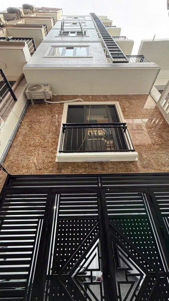 Bán nhà Thổ Quan - diện tích 115m2 7 tầng - Ô tô vào nhà - giá 35 tỷ