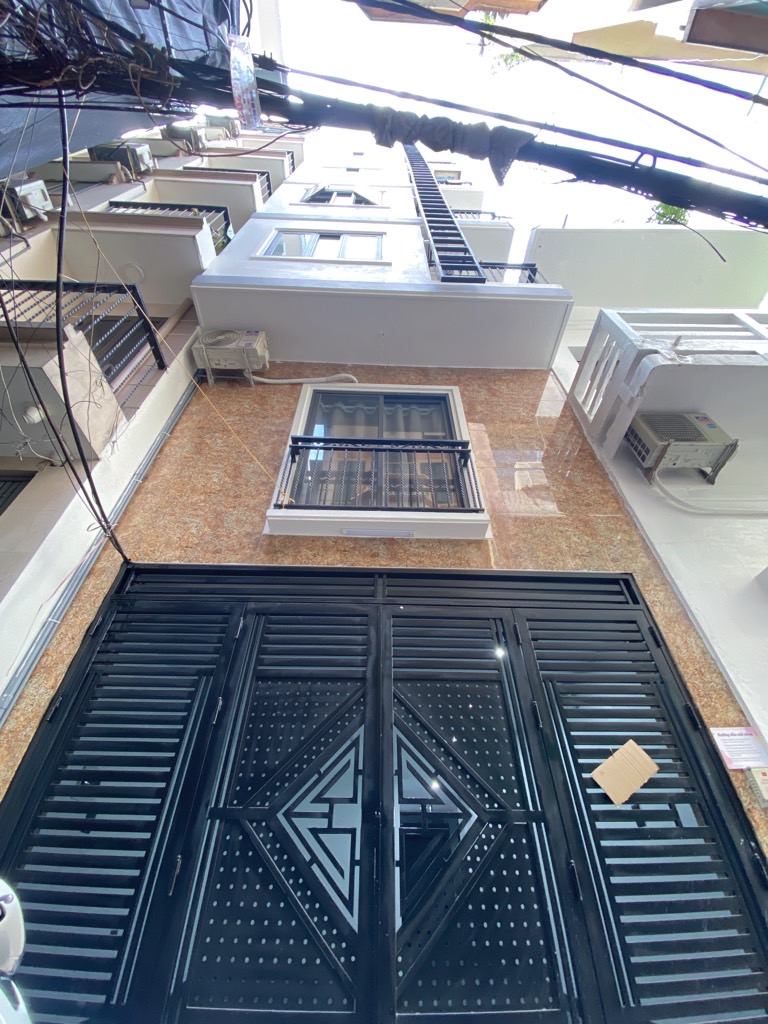 Bán nhà Thổ Quan - diện tích 115m2 7 tầng - Ô tô vào nhà - giá 35 tỷ