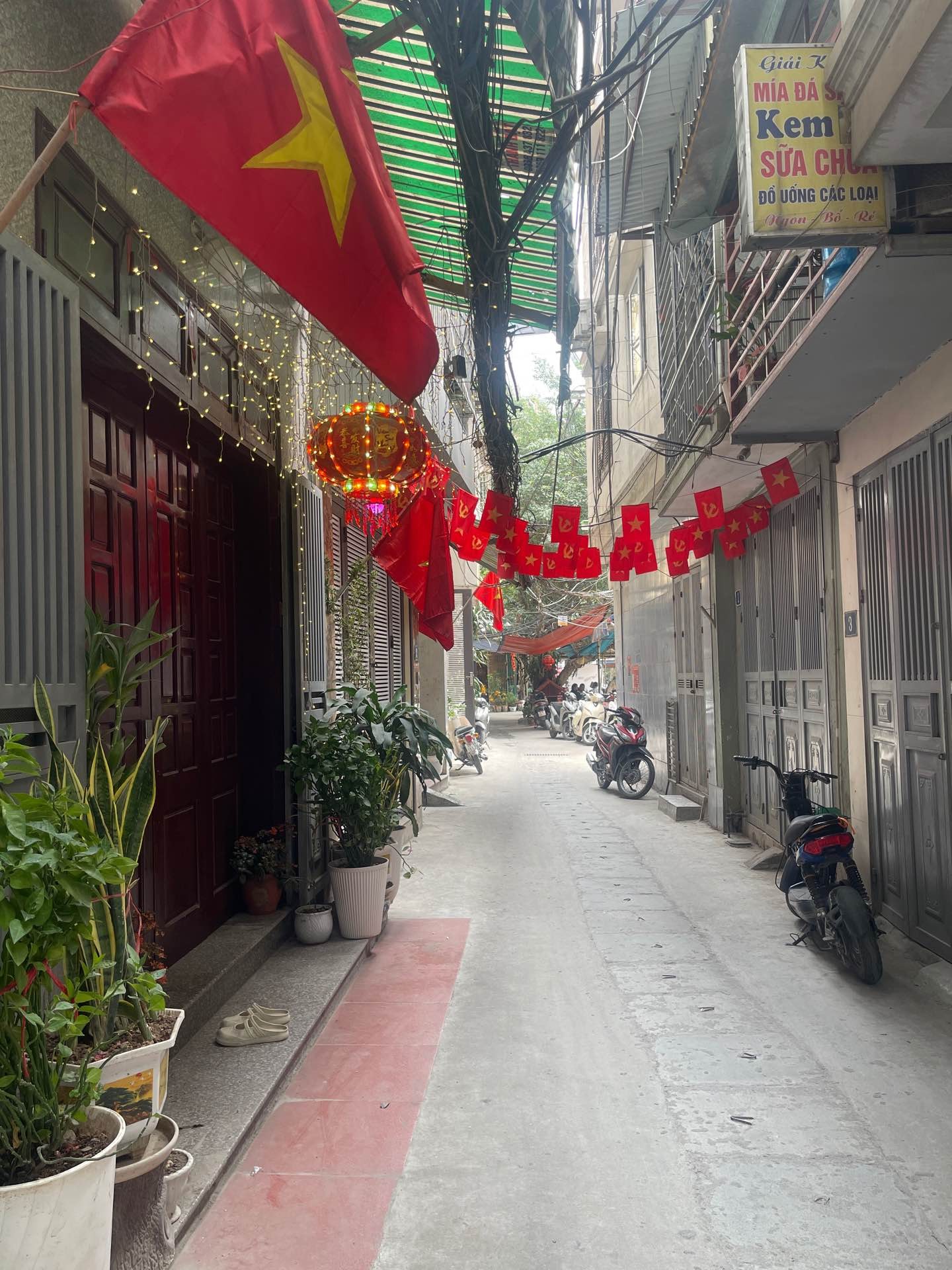 Bán nhà Ngõ Trại Cá - diện tích 65m2 7 tầng - SIÊU PHẨM CCMN - giá 18,2 tỷ