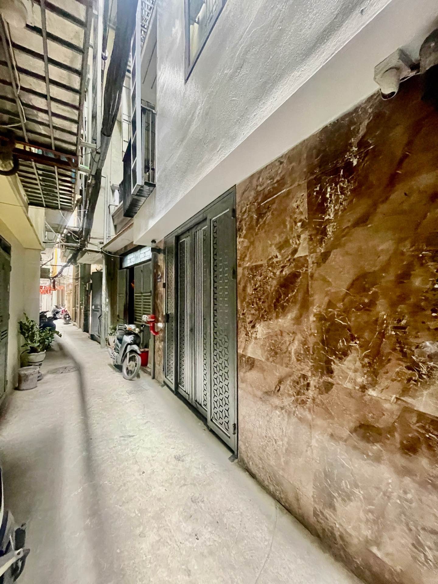 Bán nhà Ngõ Trại Cá - diện tích 65m2 7 tầng - SIÊU PHẨM CCMN - giá 18,2 tỷ