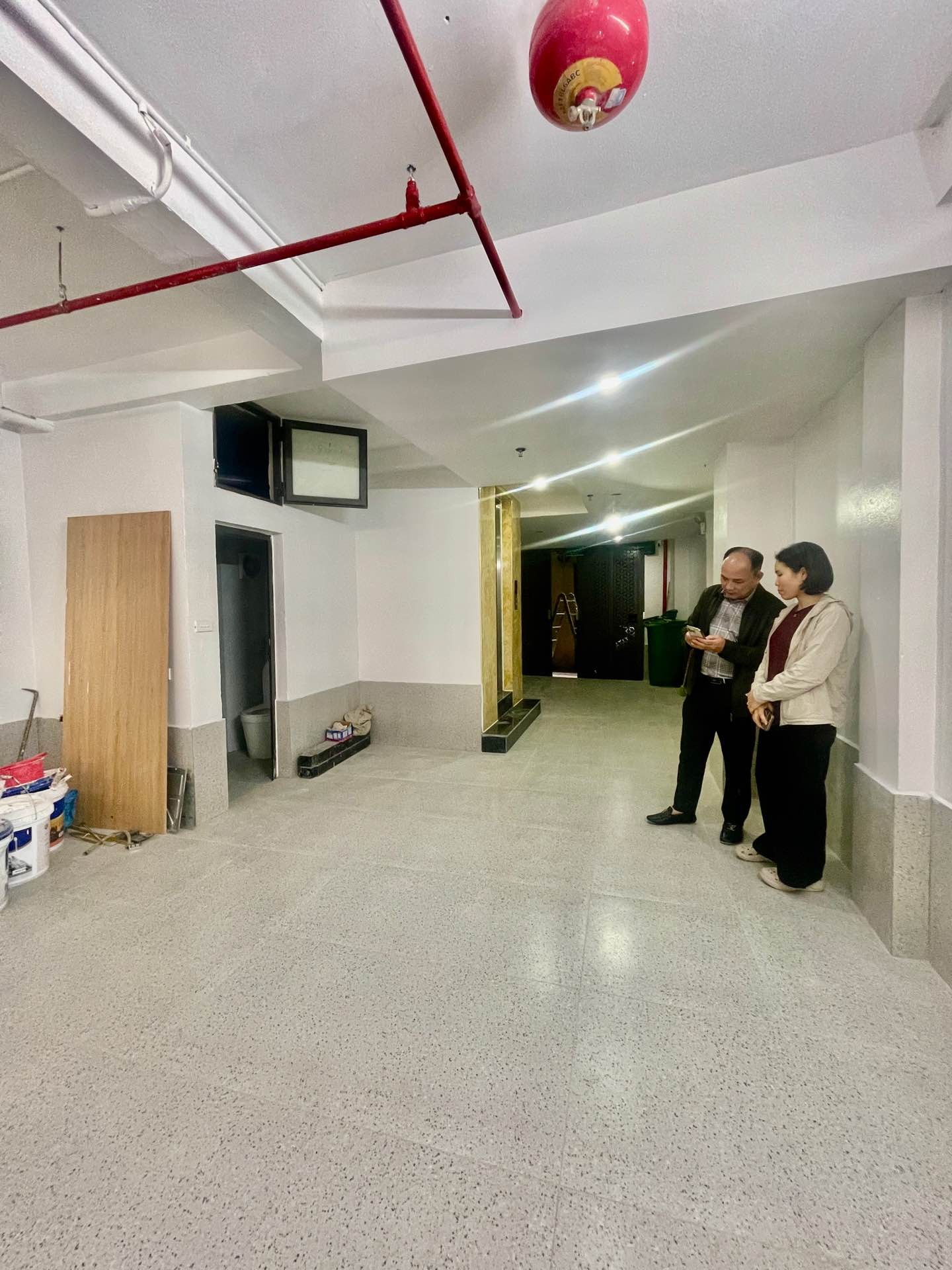 Bán nhà Ngõ Trại Cá - diện tích 65m2 7 tầng - SIÊU PHẨM CCMN - giá 18,2 tỷ