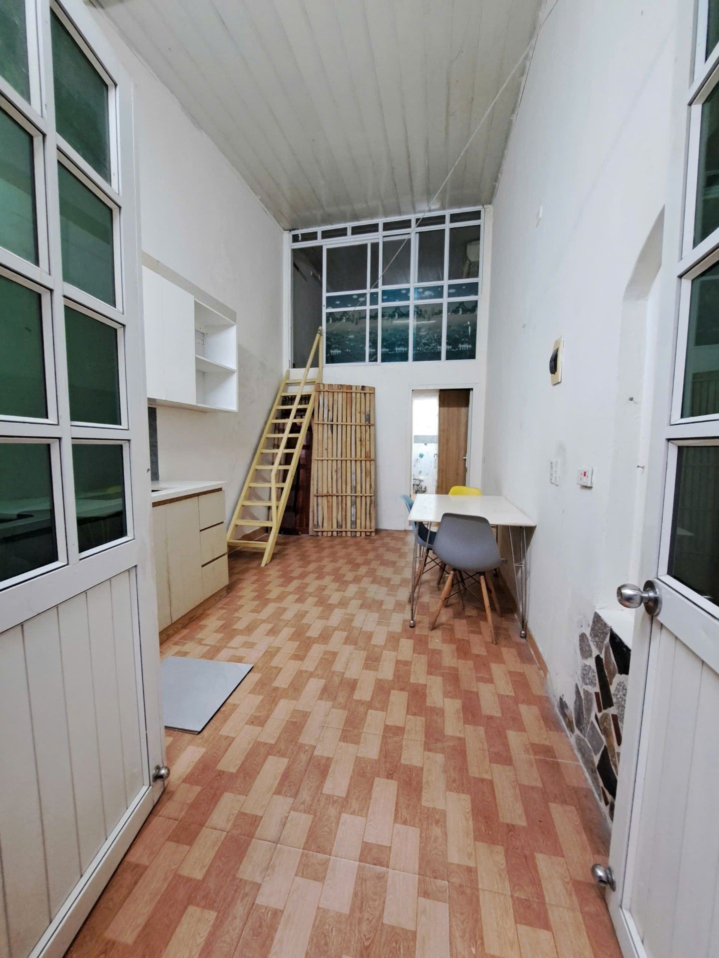 Bán nhà Thanh Đàm - diện tích 30m2 1 tầng - Nhà đẹp, hiện đang cho thuê - giá 5,6 tỷ