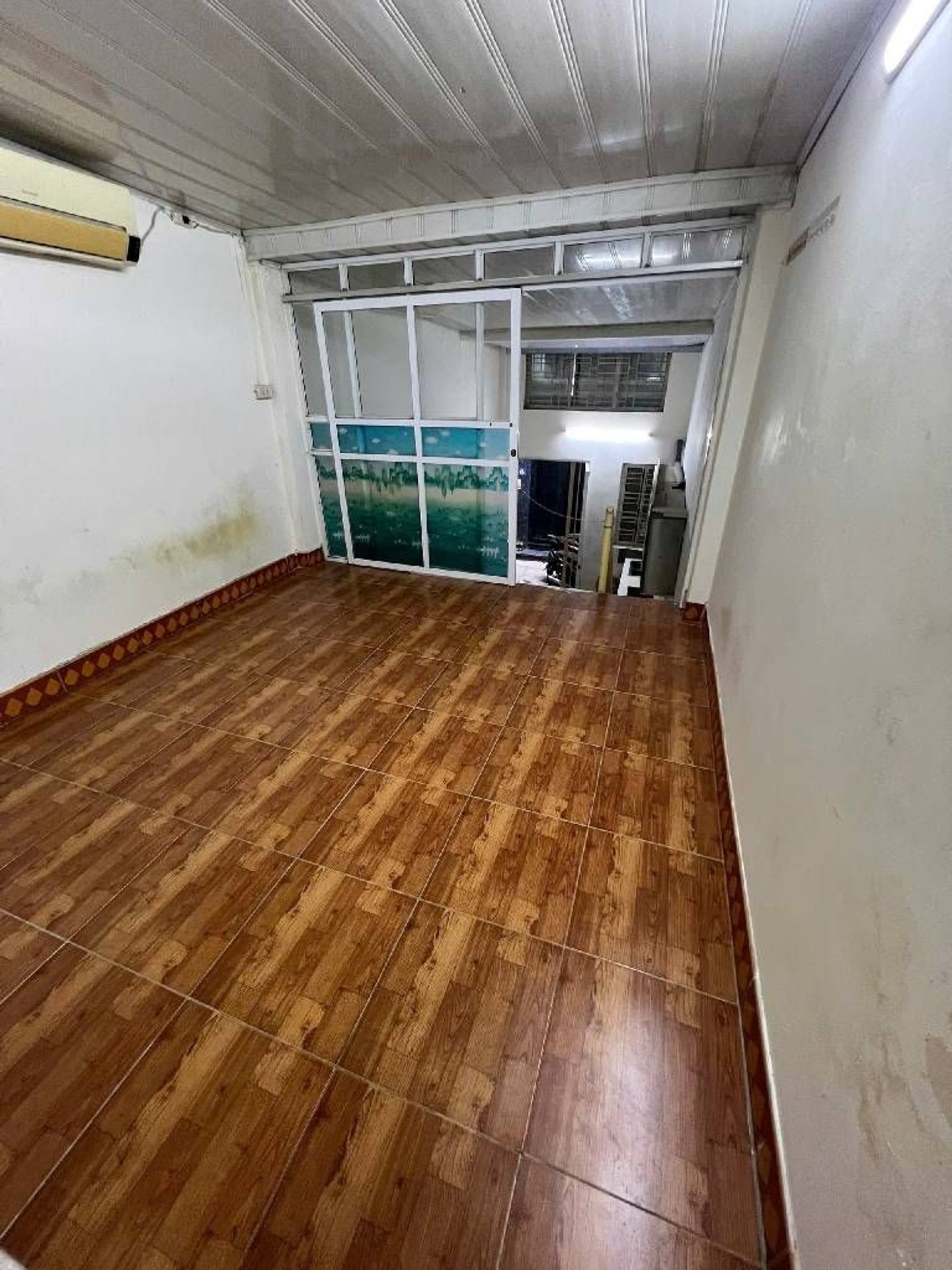 Bán nhà Thanh Đàm - diện tích 30m2 1 tầng - Nhà đẹp, hiện đang cho thuê - giá 5,6 tỷ