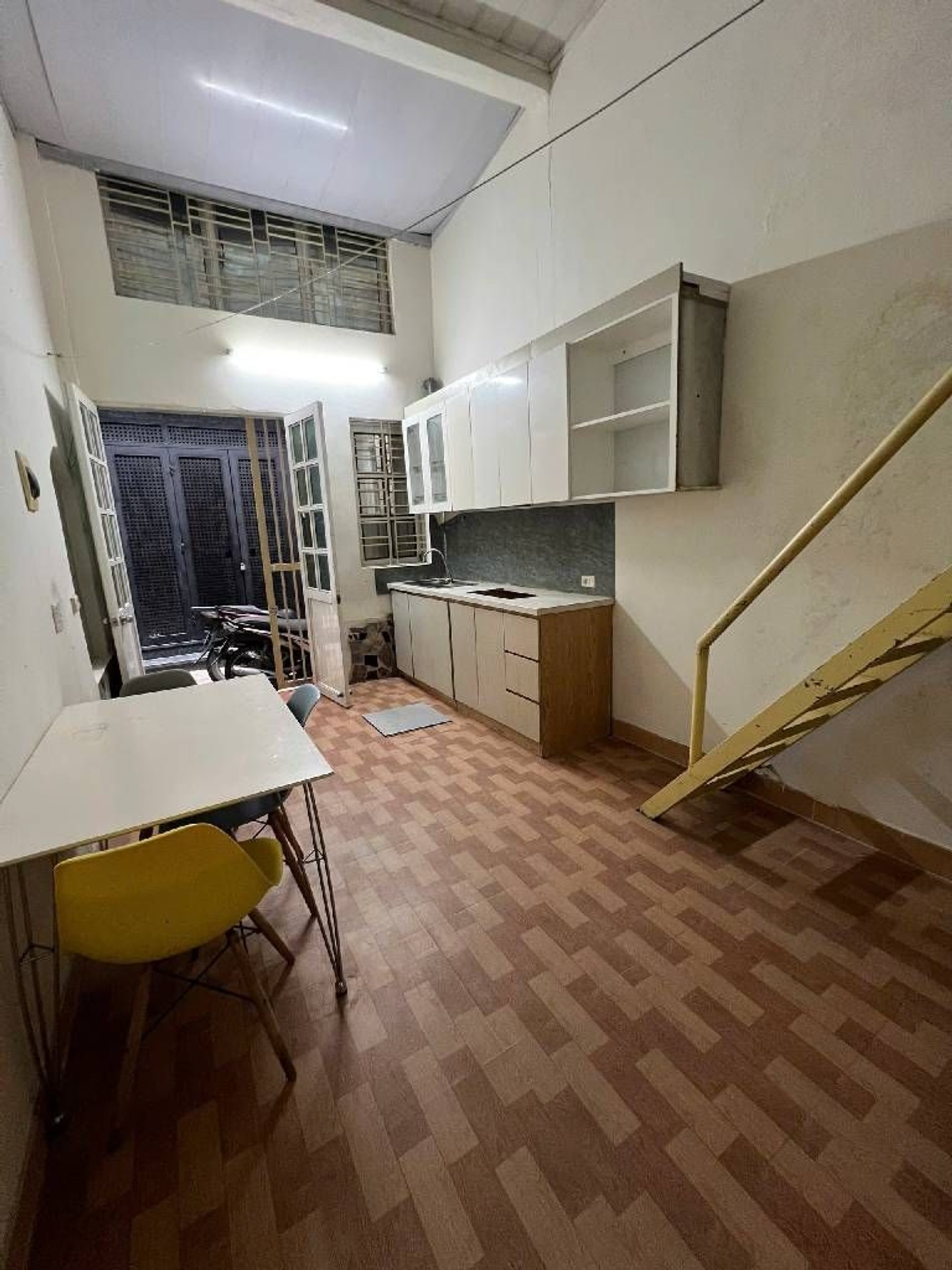 Bán nhà Thanh Đàm - diện tích 30m2 1 tầng - Nhà đẹp, hiện đang cho thuê - giá 5,6 tỷ