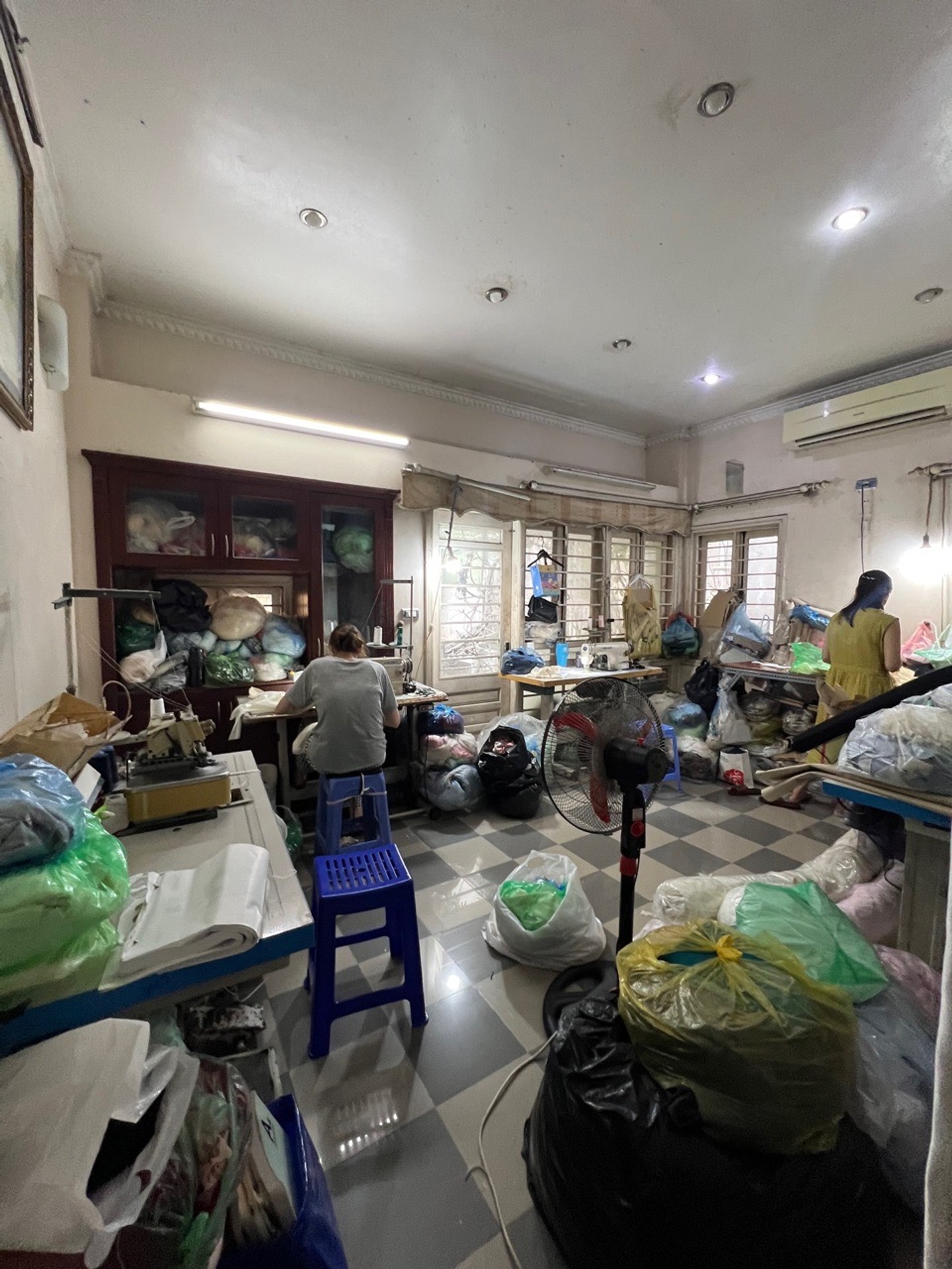Bán nhà Cảm Hội - diện tích 37m2 5 tầng - Lô góc, ô tô đỗ cửa - giá 12,8 tỷ