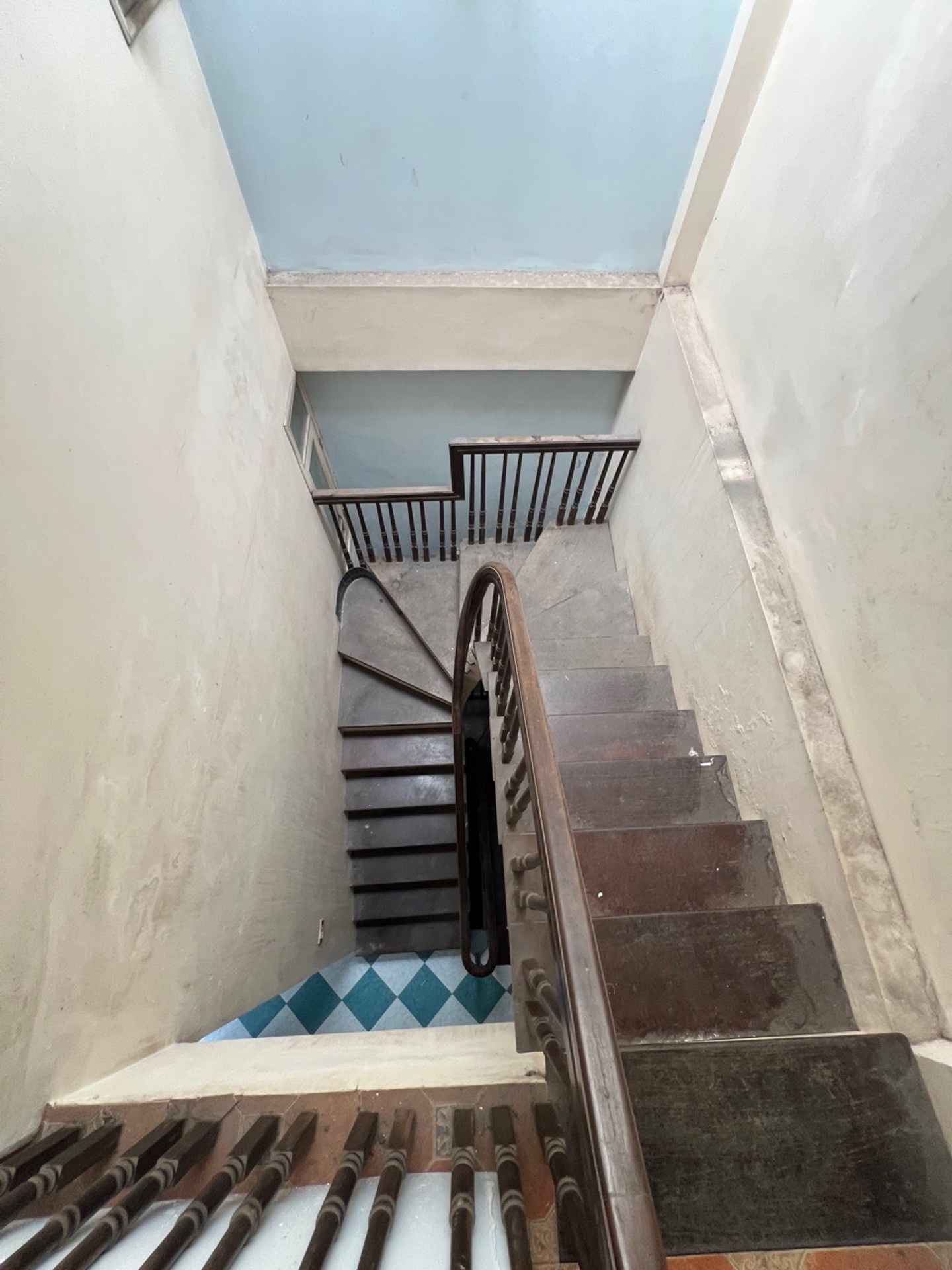 Bán nhà Cảm Hội - diện tích 37m2 5 tầng - Lô góc, ô tô đỗ cửa - giá 12,8 tỷ