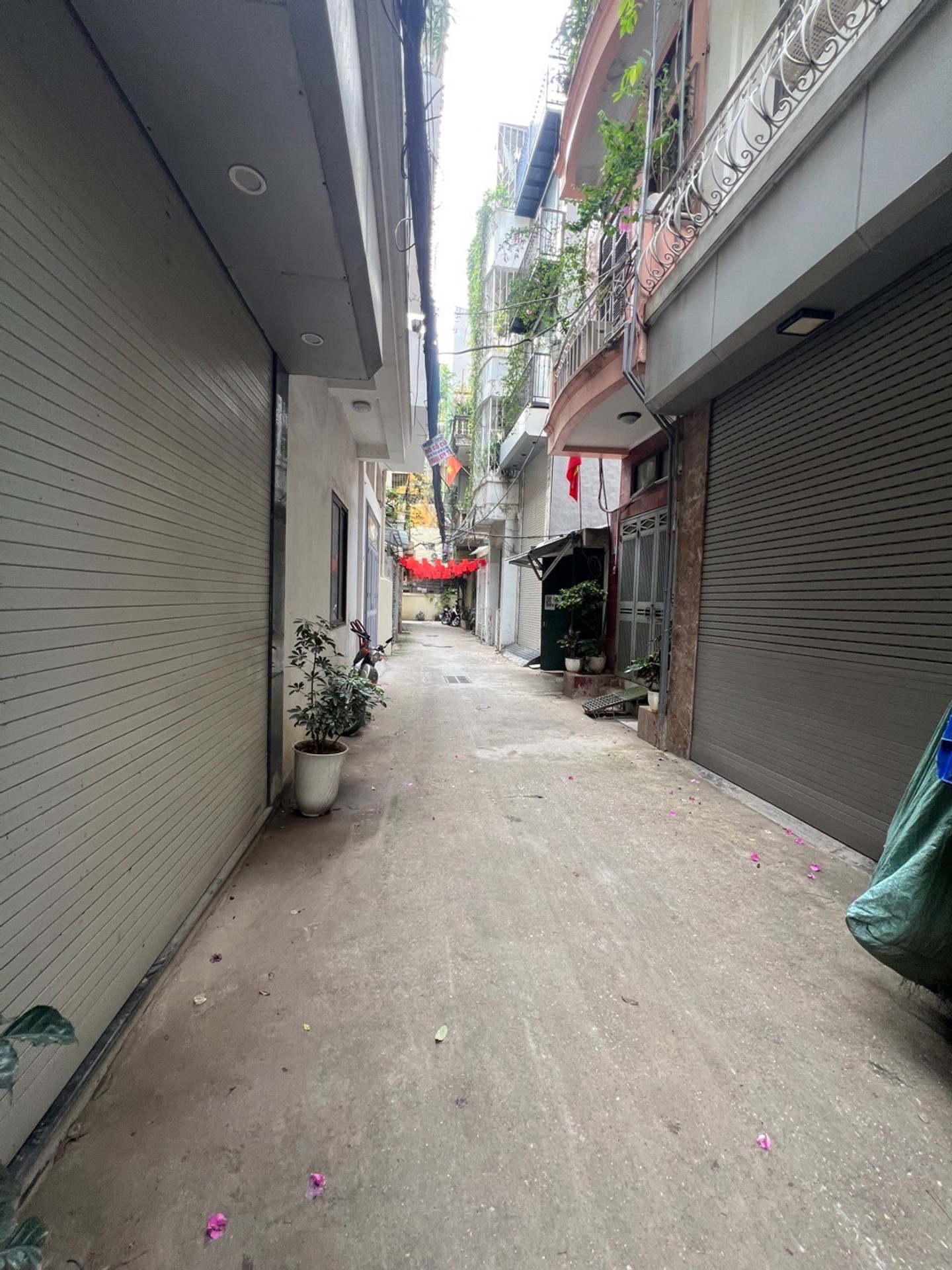 Bán nhà Cảm Hội - diện tích 37m2 5 tầng - Lô góc, ô tô đỗ cửa - giá 12,8 tỷ