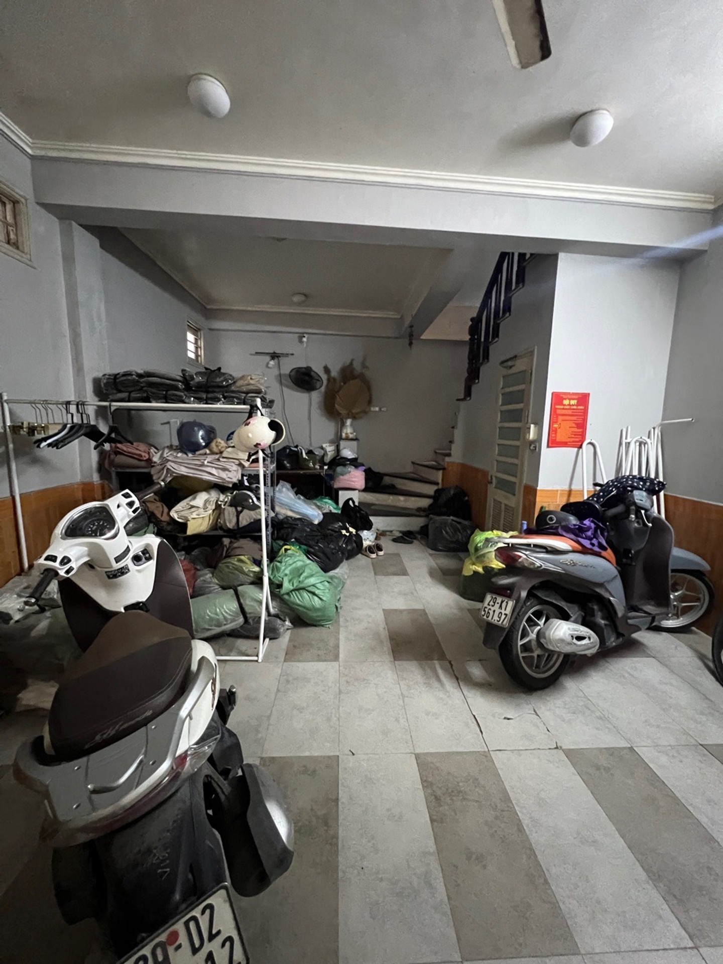 Bán nhà Cảm Hội - diện tích 37m2 5 tầng - Lô góc, ô tô đỗ cửa - giá 12,8 tỷ