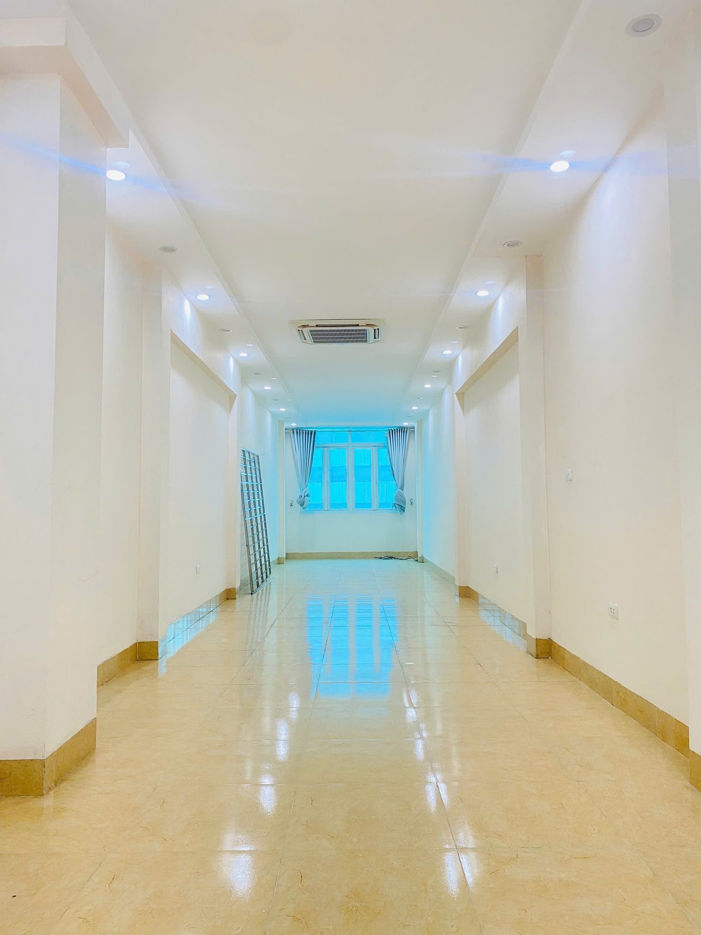 Bán nhà Thái Thịnh - diện tích 62m2 6 tầng - Kinh doanh đỉnh cao - giá 29,8 tỷ