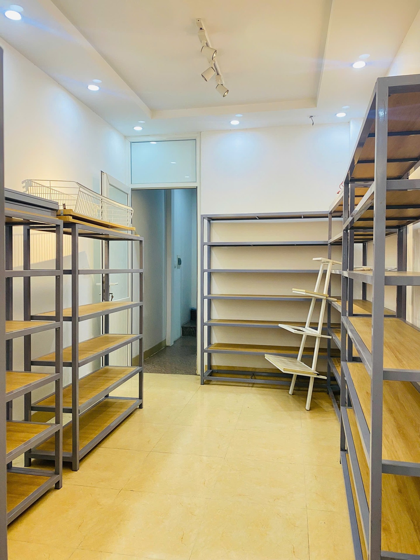 Bán nhà Thái Thịnh - diện tích 62m2 6 tầng - Kinh doanh đỉnh cao - giá 29,8 tỷ