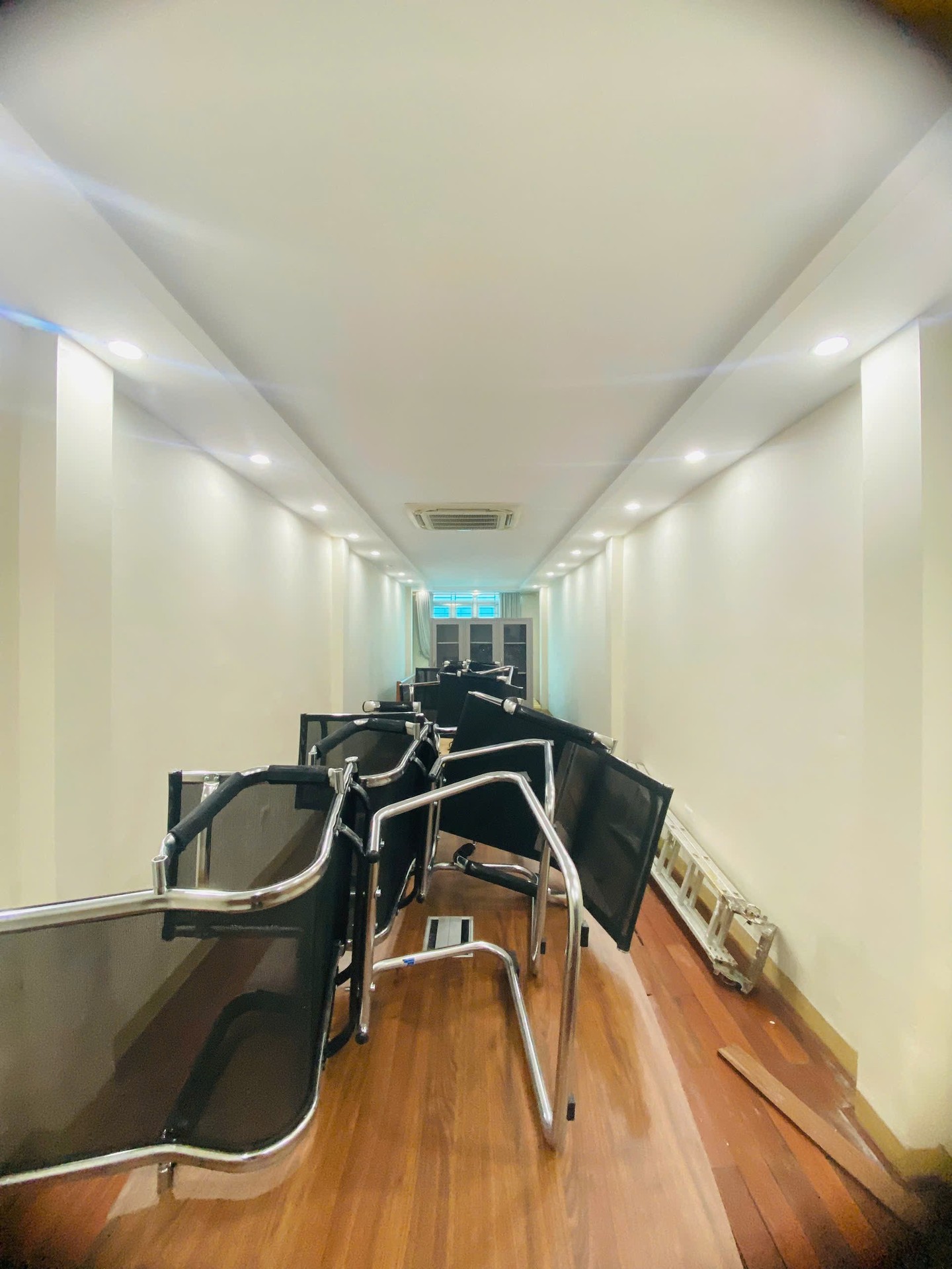 Bán nhà Thái Thịnh - diện tích 62m2 6 tầng - Kinh doanh đỉnh cao - giá 29,8 tỷ