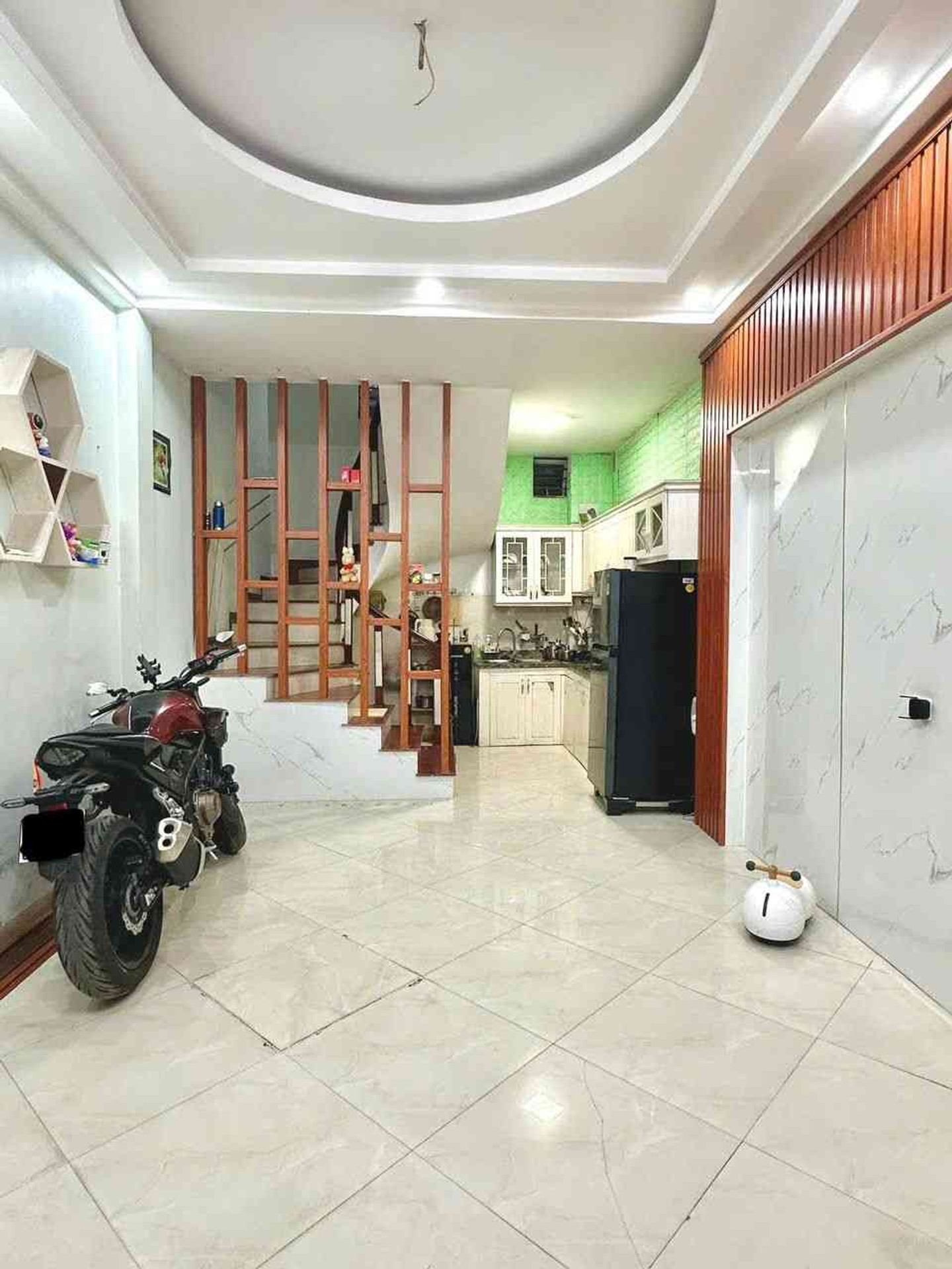Bán nhà Lĩnh Nam - diện tích 30m2 5 tầng - ô tô đỗ cửa - giá 6,5 tỷ
