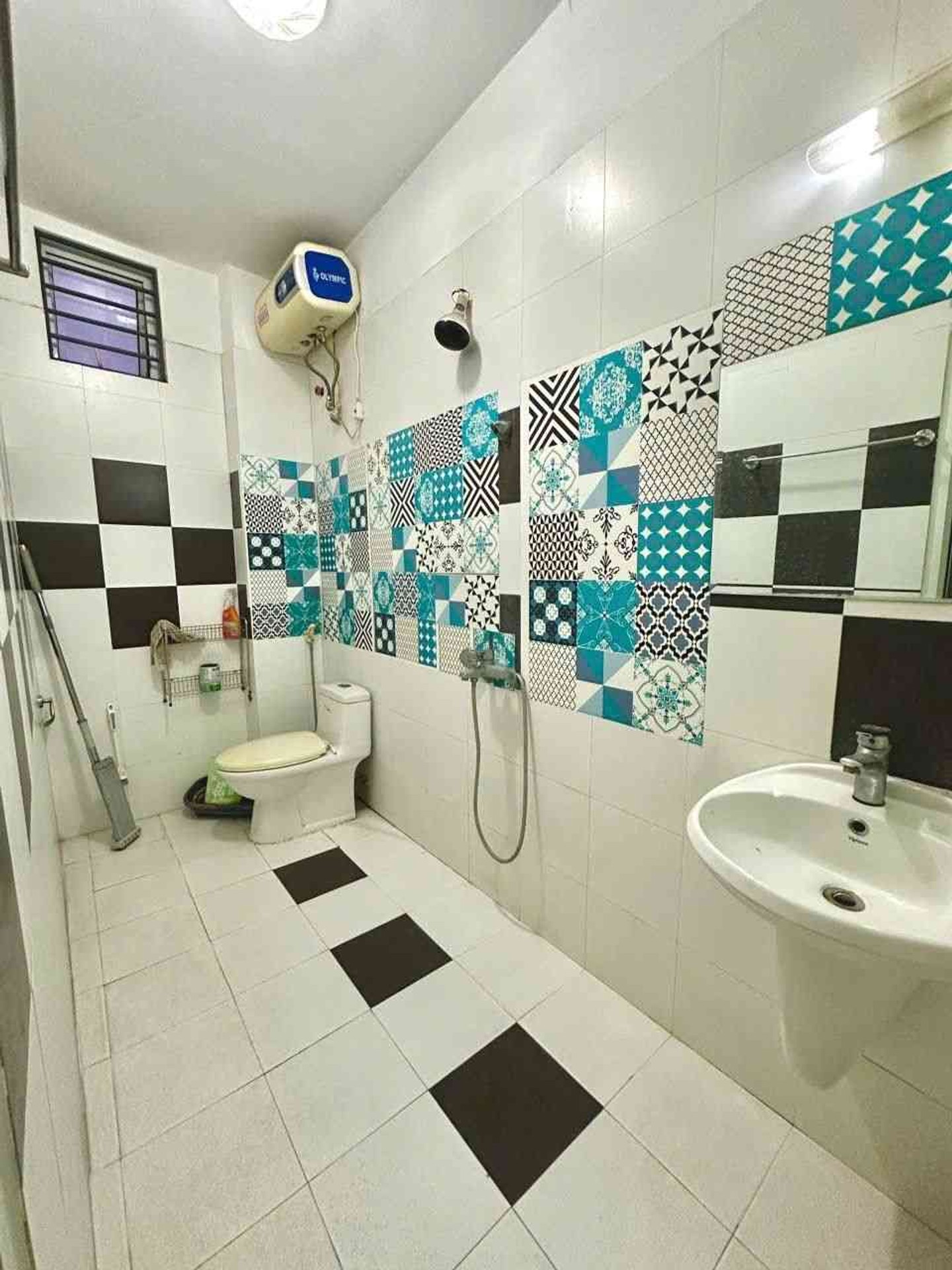 Bán nhà Lĩnh Nam - diện tích 30m2 5 tầng - ô tô đỗ cửa - giá 6,5 tỷ