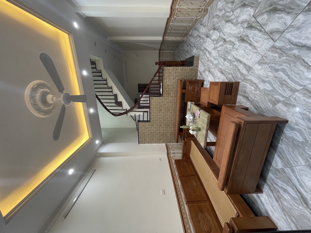 Bán nhà Định Công Thượng - diện tích 30m2 2 tầng - Ô tô tránh - giá 2,55 tỷ