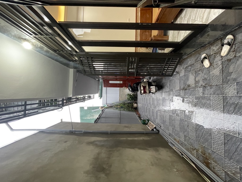 Bán nhà Định Công Thượng - diện tích 30m2 2 tầng - Ô tô tránh - giá 2,55 tỷ
