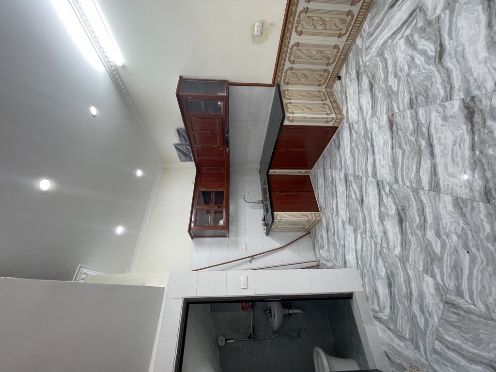 Bán nhà Định Công Thượng - diện tích 30m2 2 tầng - Ô tô tránh - giá 2,55 tỷ