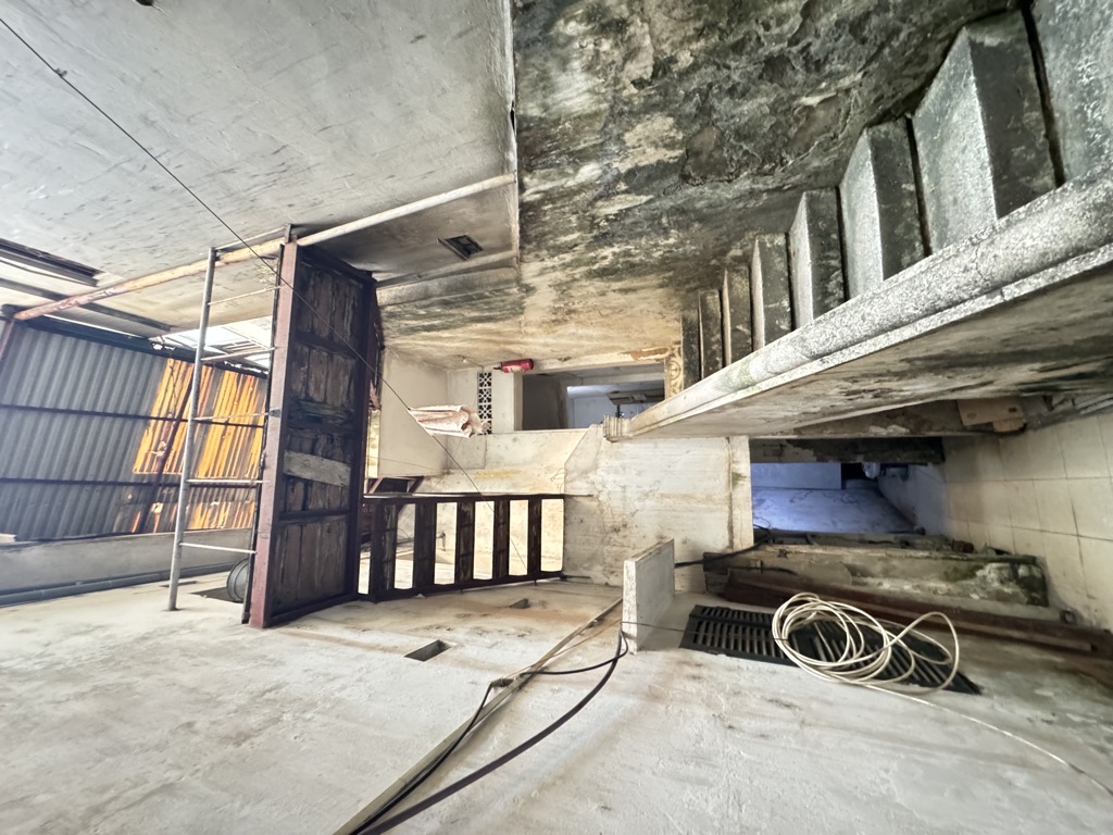 Bán nhà Nguyễn Ngọc Vũ - diện tích 381m2 5 tầng - Đang cập nhật - giá 45 tỷ